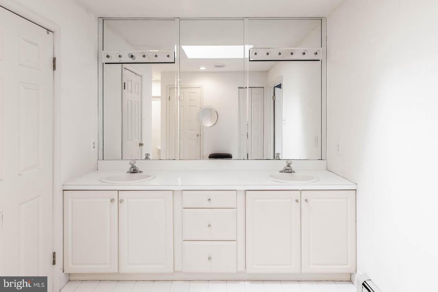 Chalfont, Pennsylvania, 18914, United States, 4 Bedrooms Bedrooms, ,4 BathroomsBathrooms,Residential,For Sale,1991074