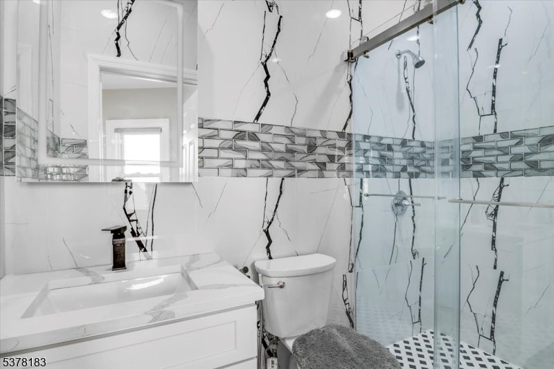 Clifton City, New Jersey, 07011, United States, 5 Bedrooms Bedrooms, ,3 BathroomsBathrooms,Residential,For Sale,1938226