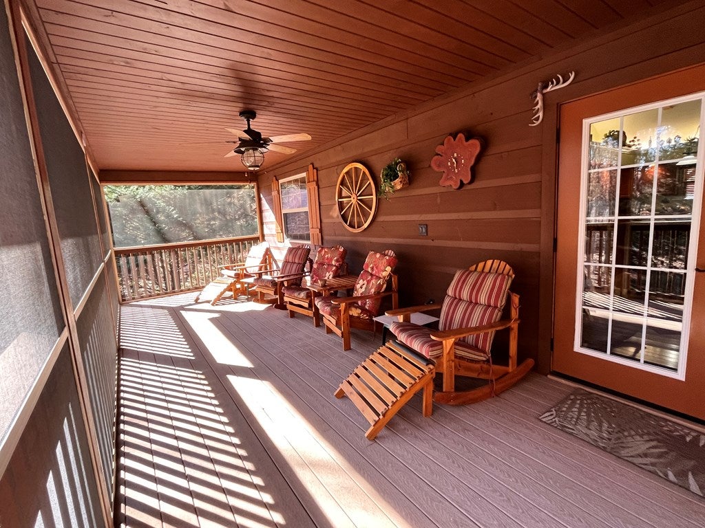 East Ellijay, Georgia, 30540, United States, 2 Bedrooms Bedrooms, ,3 BathroomsBathrooms,Residential,For Sale,1859127