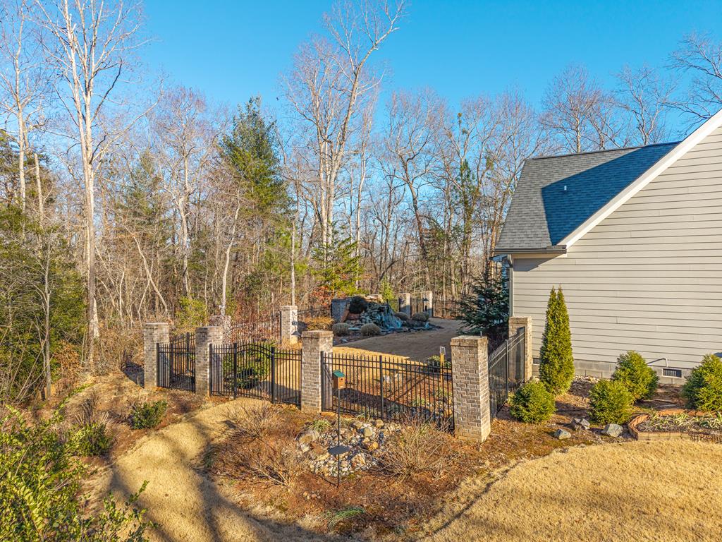 Ellijay, Georgia, 30536, United States, 3 Bedrooms Bedrooms, ,2 BathroomsBathrooms,Residential,For Sale,2013391