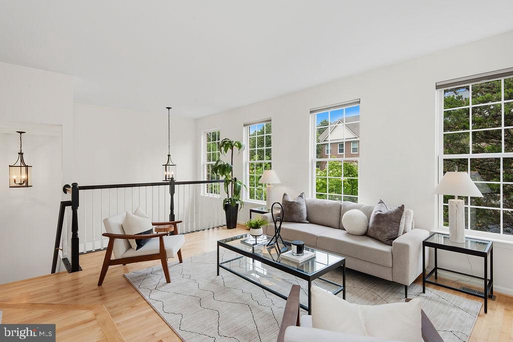 Fairfax, Virginia, 22033, United States, 3 Bedrooms Bedrooms, ,4 BathroomsBathrooms,Residential,For Sale,2048066