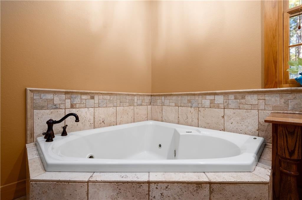 Trout, Louisiana, 71371, United States, 3 Bedrooms Bedrooms, ,4 BathroomsBathrooms,Residential,For Sale,1982667