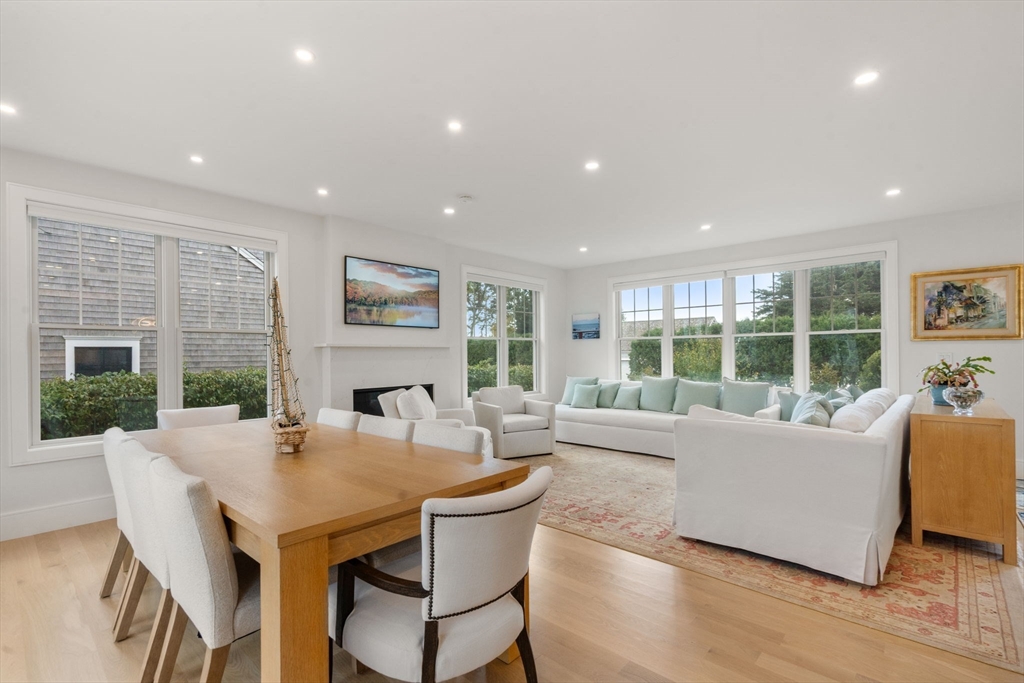 Marion, Massachusetts, 02738, United States, 3 Bedrooms Bedrooms, ,5 BathroomsBathrooms,Residential,For Sale,1987501