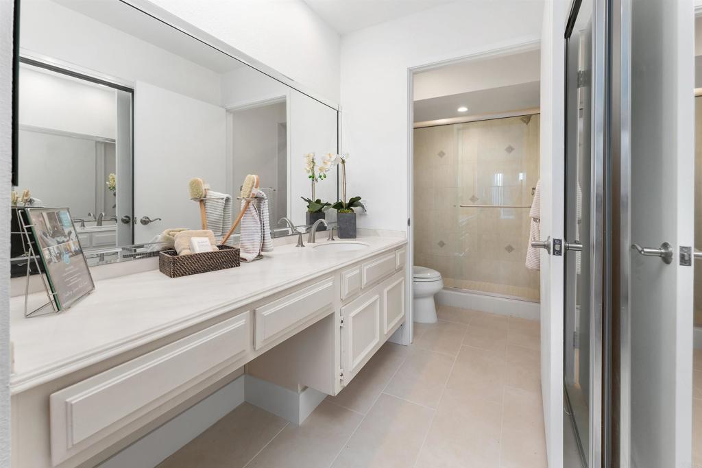 La Jolla, California, 92037, United States, 2 Bedrooms Bedrooms, ,3 BathroomsBathrooms,Residential,For Sale,1938534