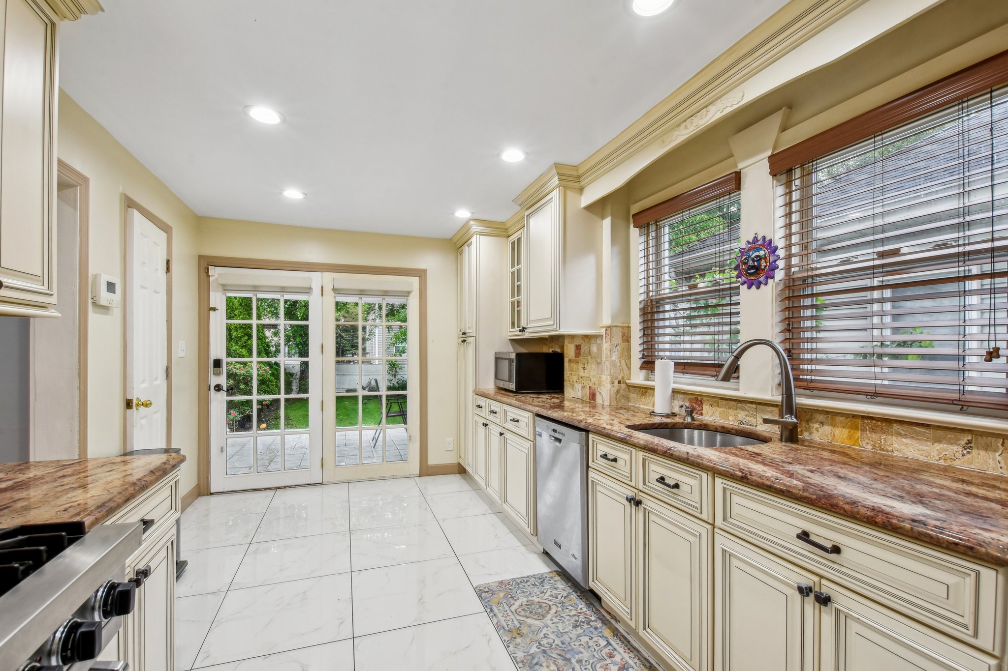 Bloomfield Twp., New Jersey, 07003, United States, 4 Bedrooms Bedrooms, ,3 BathroomsBathrooms,Residential,For Sale,1983850