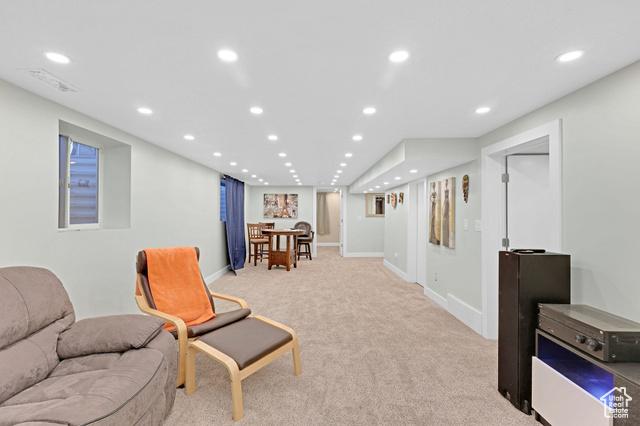 Murray, Utah, 84107, United States, 5 Bedrooms Bedrooms, ,3 BathroomsBathrooms,Residential,For Sale,1943012