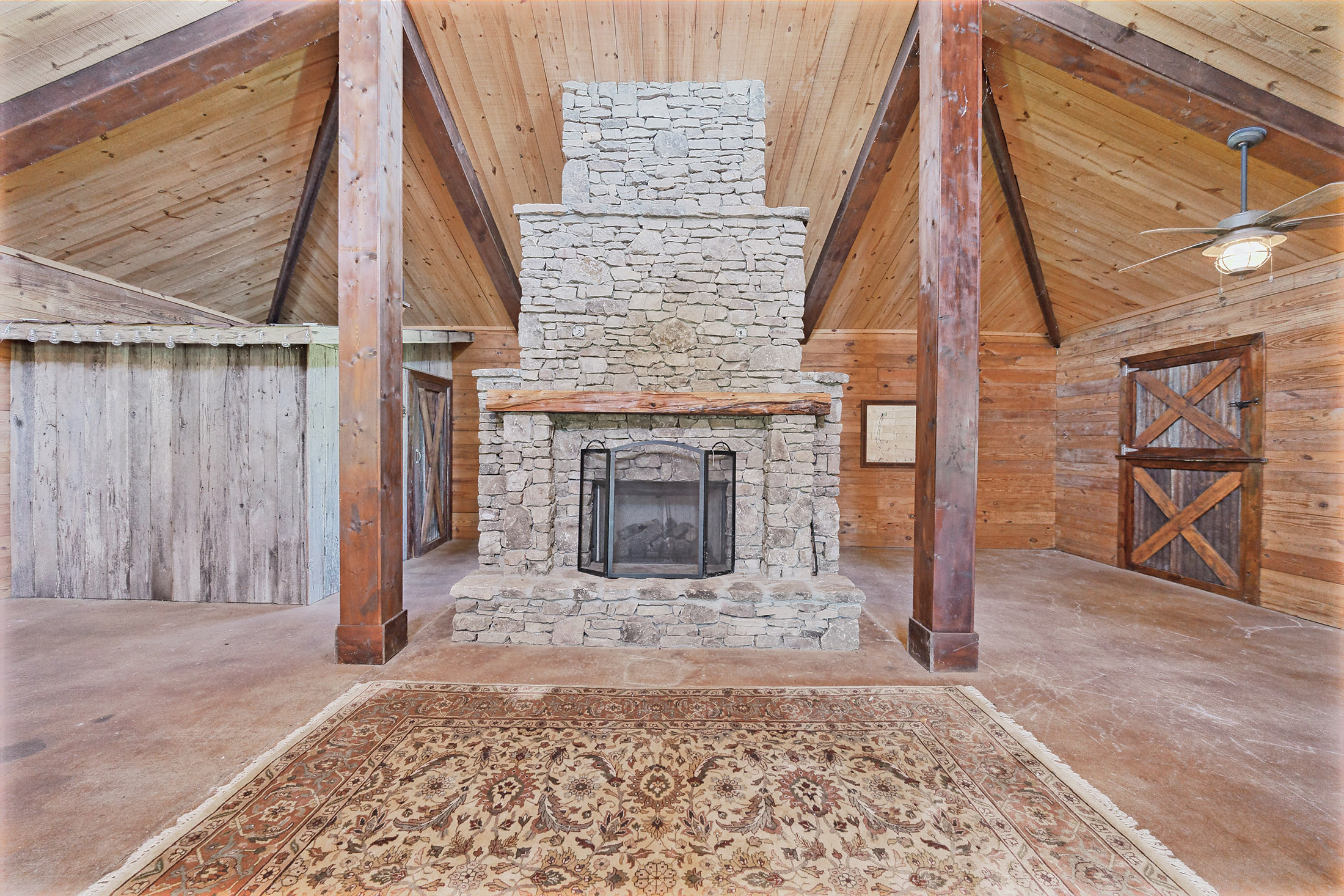  Exceptional Equestrian Estate: A Rare Blend of Luxury, Functionality, and Charm - 物件實景