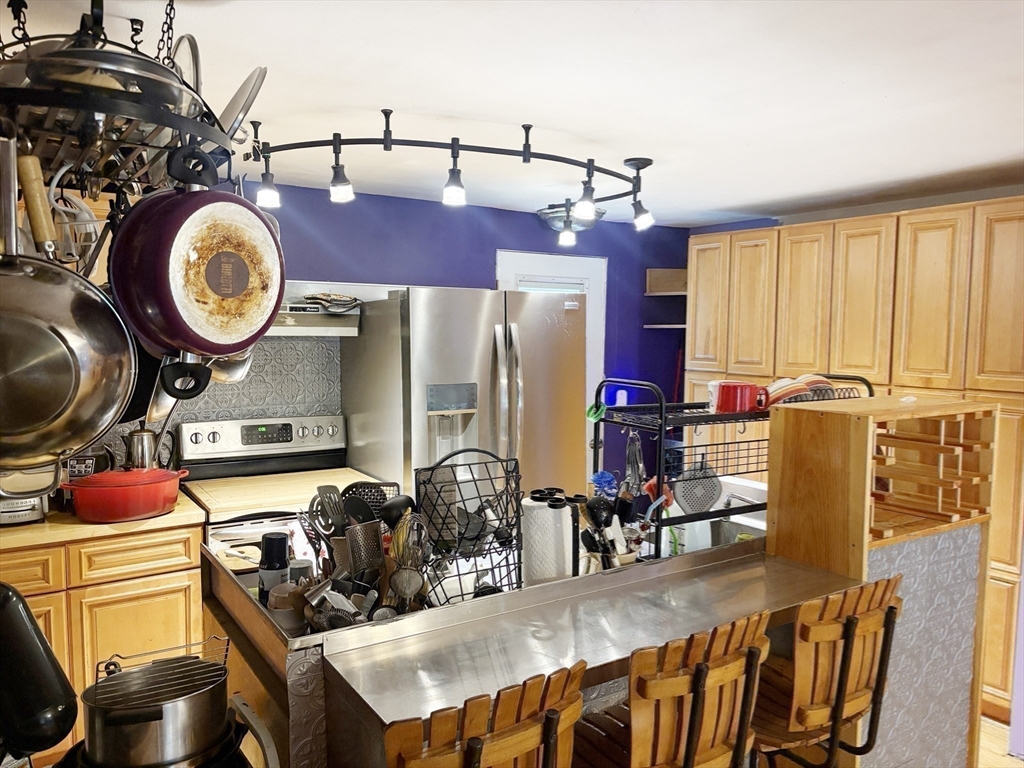 Halifax, Massachusetts, 02338, United States, 3 Bedrooms Bedrooms, ,4 BathroomsBathrooms,Residential,For Sale,1896285