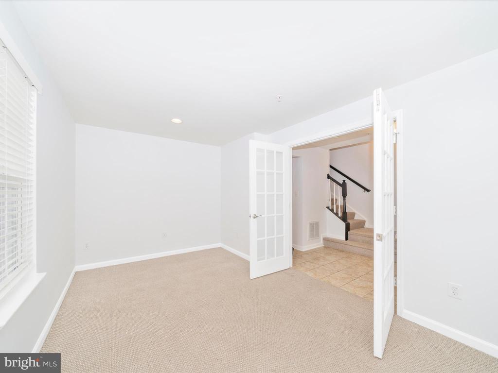 Greenbelt, Maryland, 20770, United States, 3 Bedrooms Bedrooms, ,4 BathroomsBathrooms,Residential,For Sale,1981928