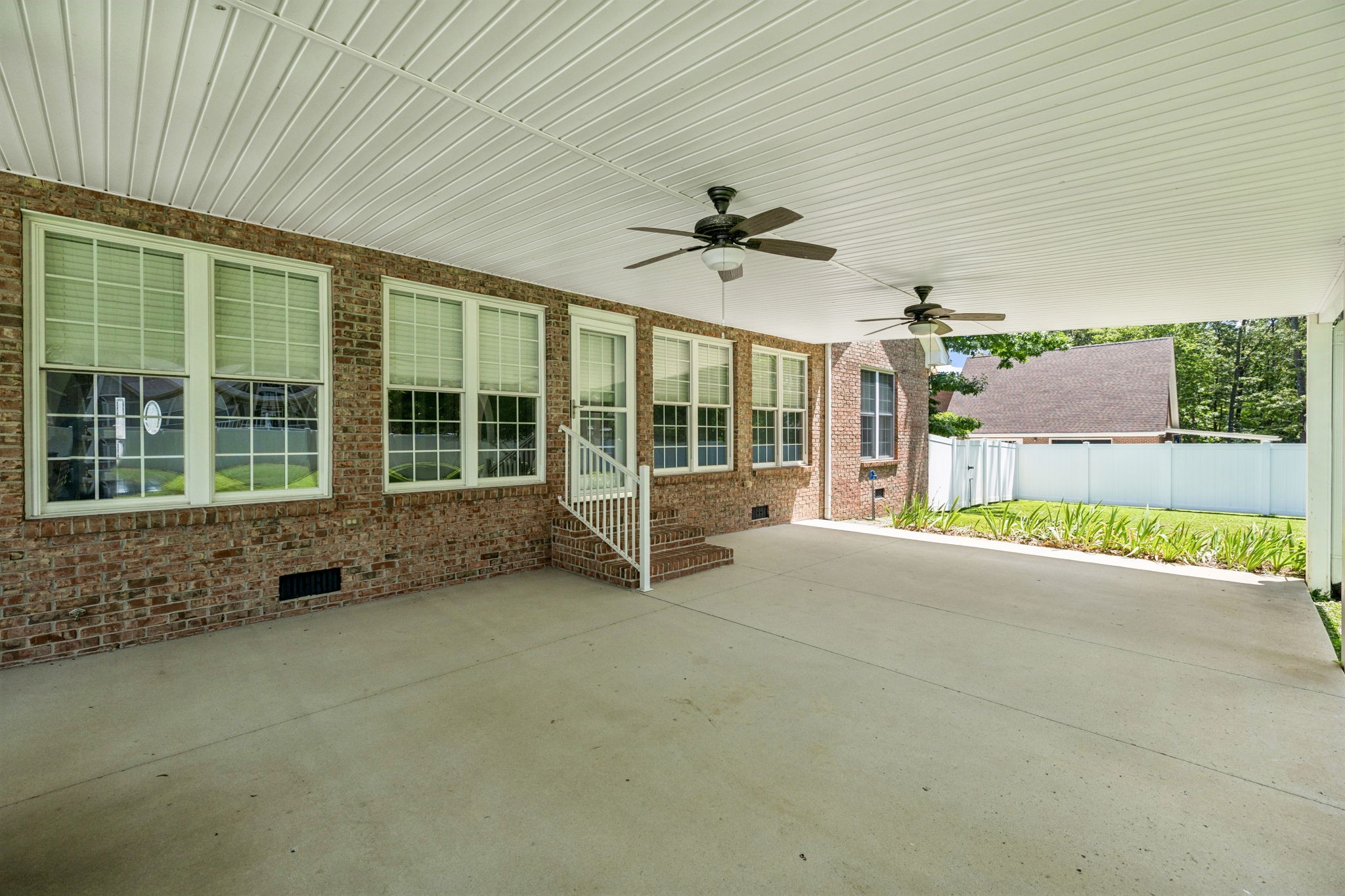 Manchester, Tennessee, 37355, United States, 4 Bedrooms Bedrooms, ,4 BathroomsBathrooms,Residential,For Sale,1937167