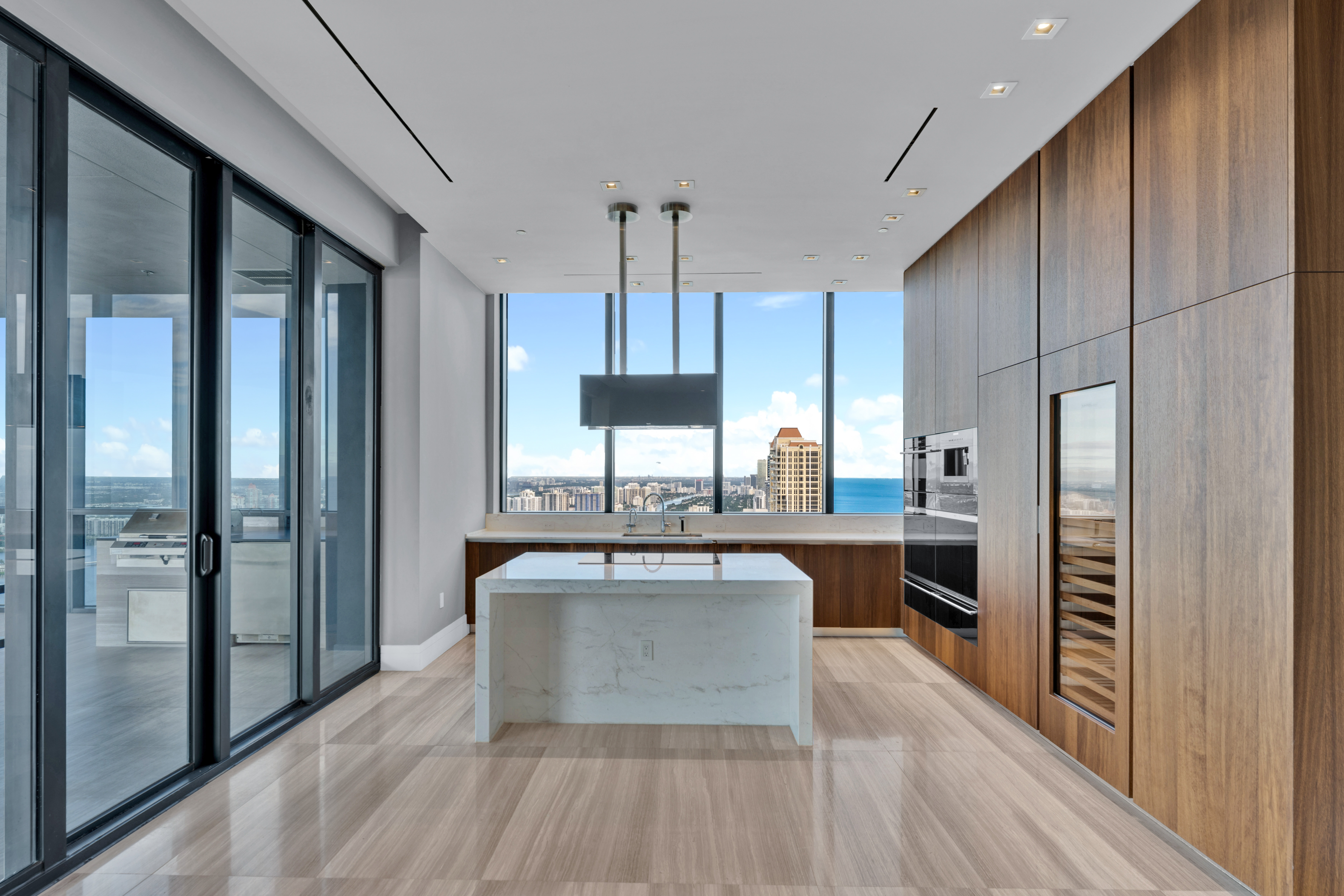  17141 Collins Ave, Sunny Isles Beach, FL, 33160 - 物件實景