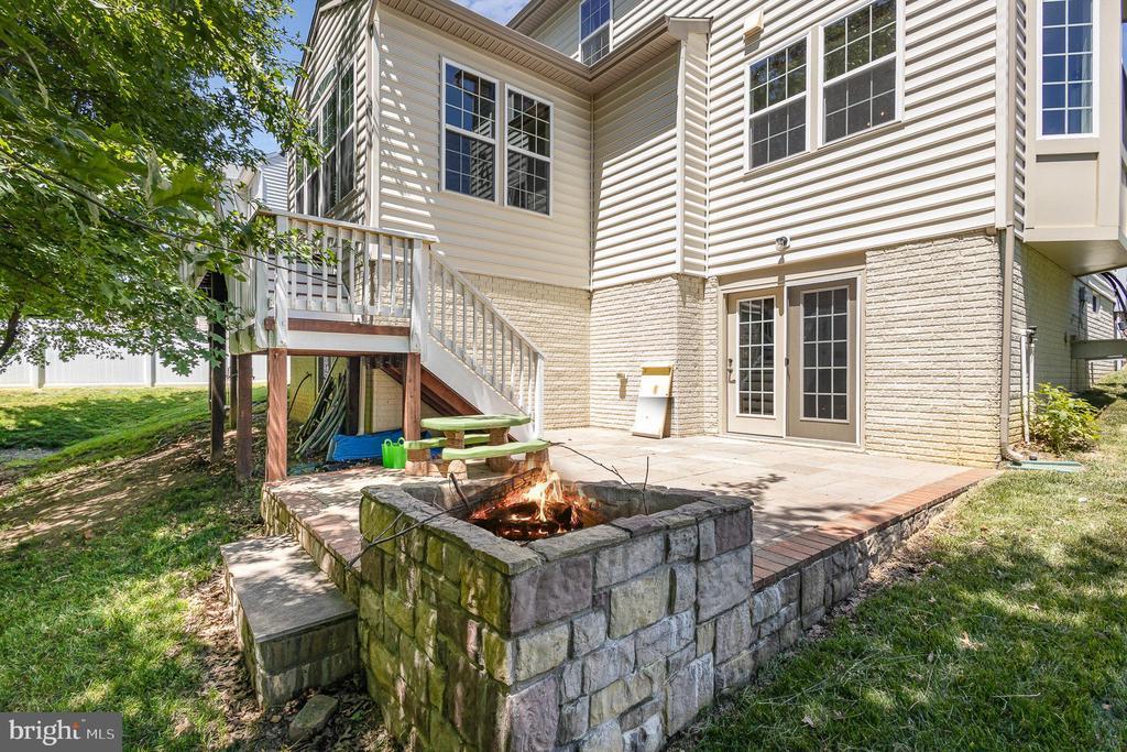 Fredericksburg, Virginia, 22406, United States, 5 Bedrooms Bedrooms, ,4 BathroomsBathrooms,Residential,For Sale,1932908