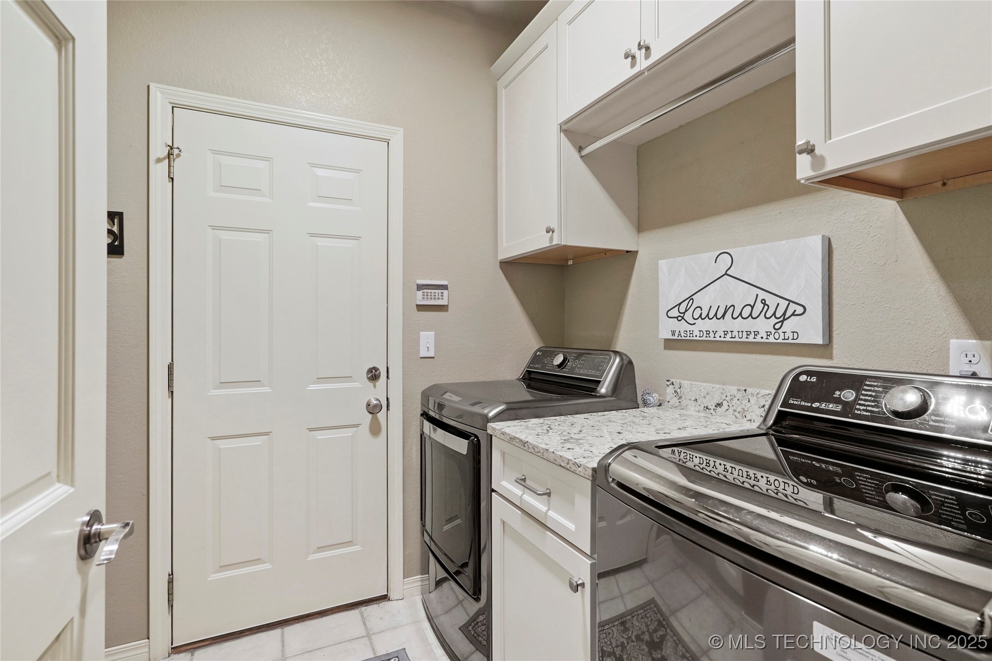 Catoosa, Oklahoma, 74015, United States, 3 Bedrooms Bedrooms, ,3 BathroomsBathrooms,Residential,For Sale,1987944