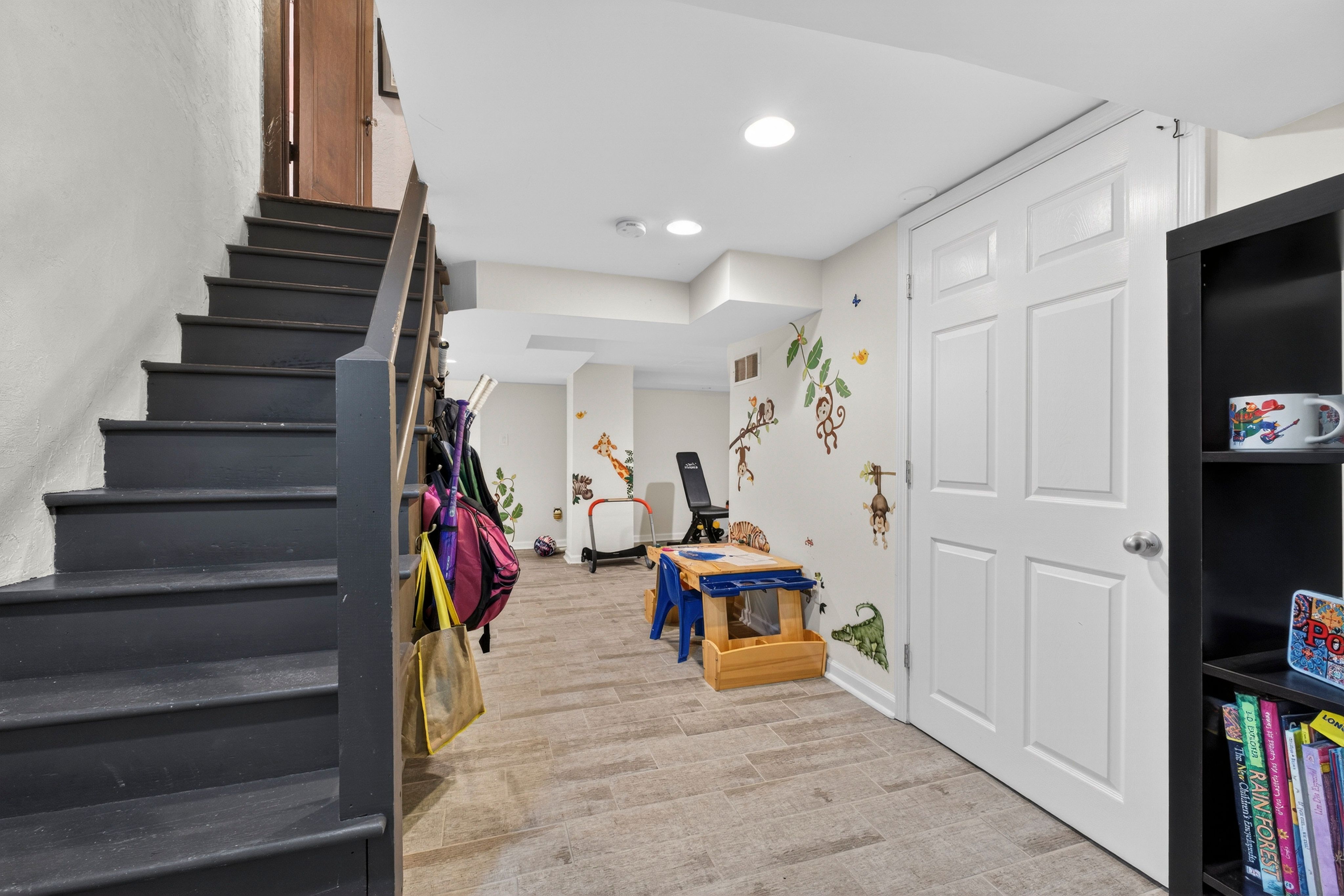  Timelessly Restored Bungalow in Hi-Pointe DeMun - 物件實景