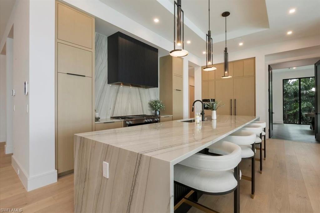 Naples, Florida, 34102, United States, 5 Bedrooms Bedrooms, ,7 BathroomsBathrooms,Residential,For Sale,1991878