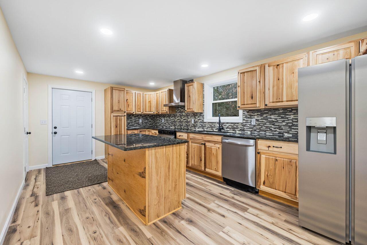 Casco, Maine, 04015, United States, 3 Bedrooms Bedrooms, ,5 BathroomsBathrooms,Residential,For Sale,2001972