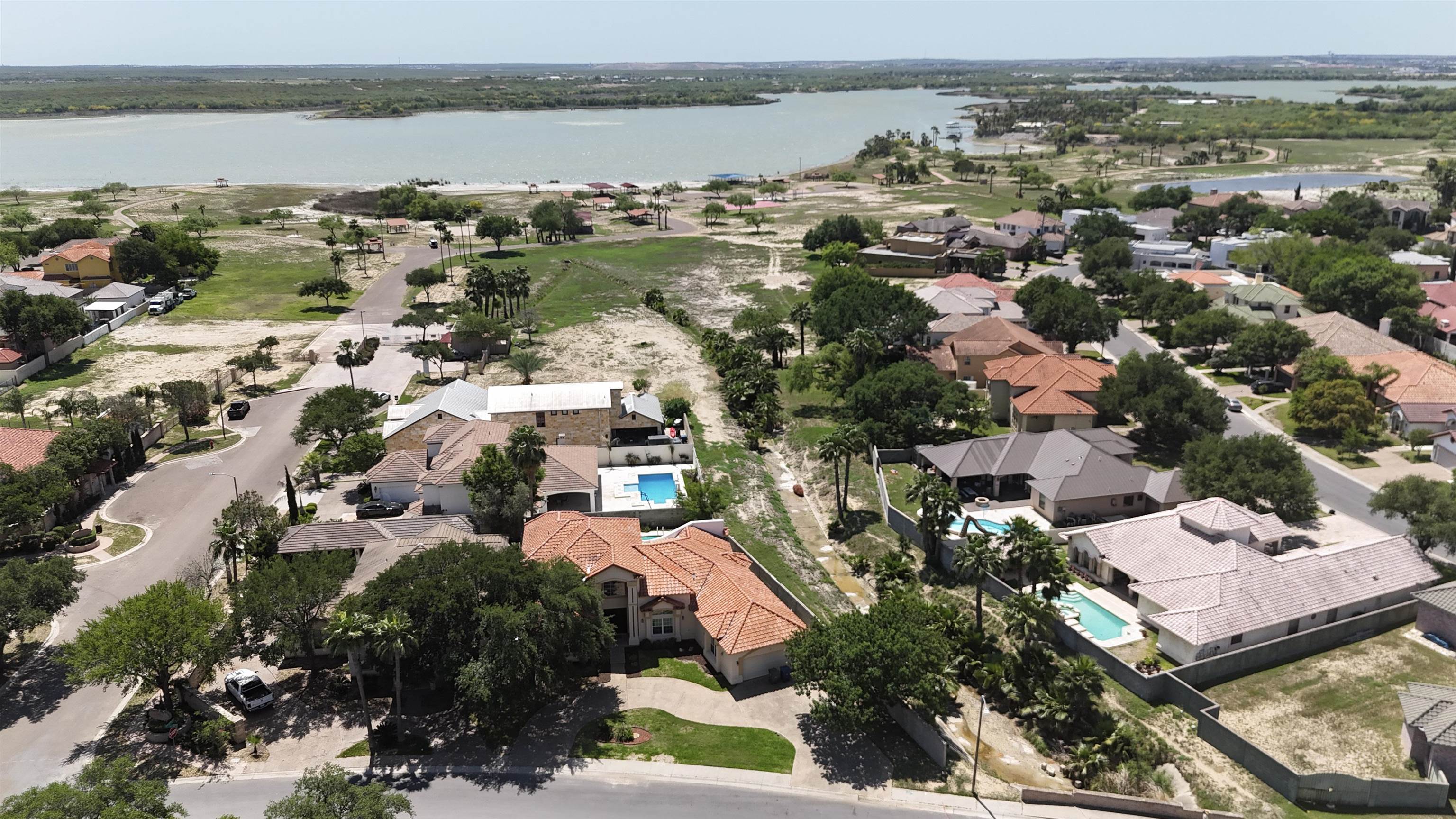 Laredo, Texas, 78041, United States, 4 Bedrooms Bedrooms, ,5 BathroomsBathrooms,Residential,For Sale,1787363