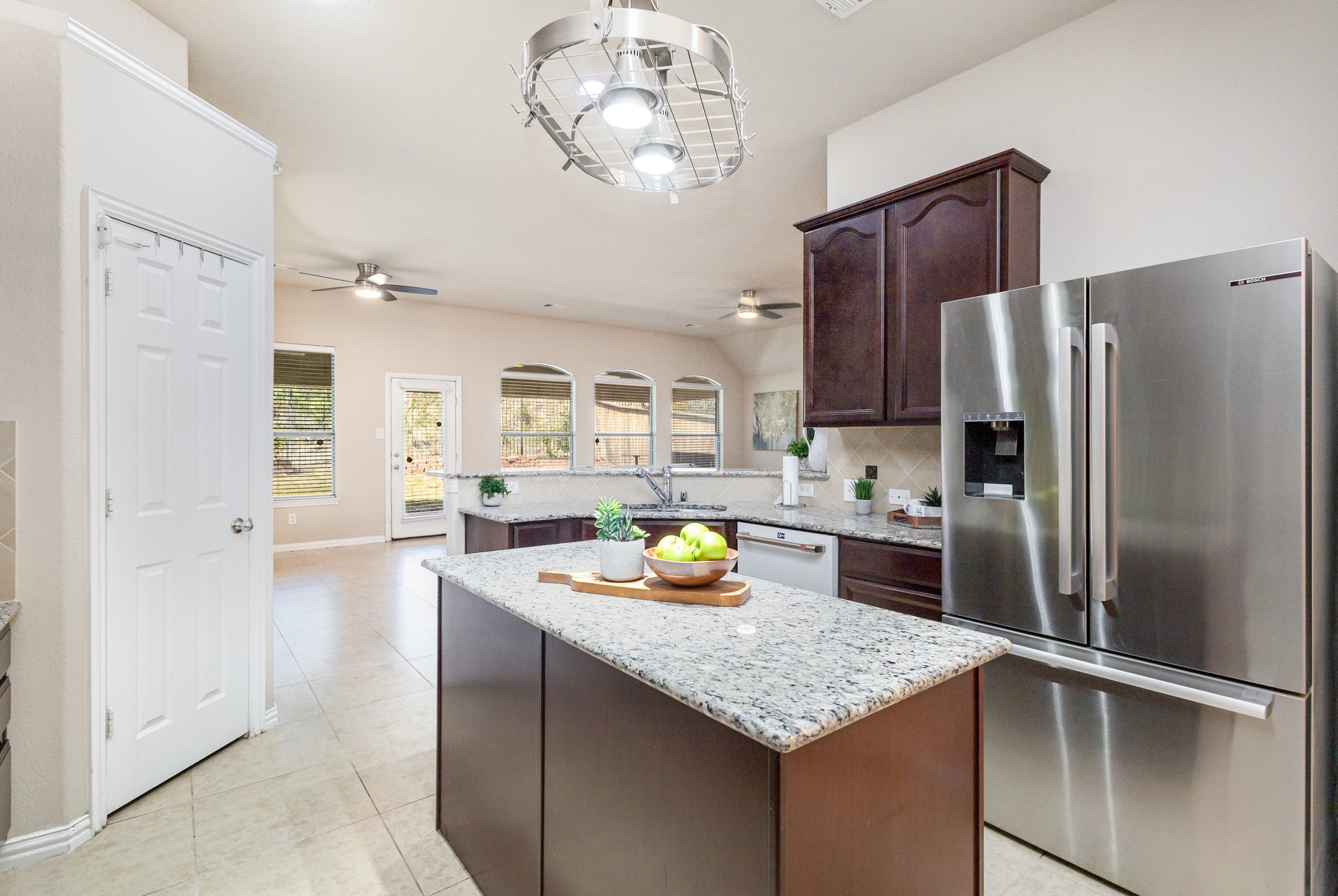 Roanoke, Texas, 76262, United States, 4 Bedrooms Bedrooms, ,3 BathroomsBathrooms,Residential,For Sale,1963102