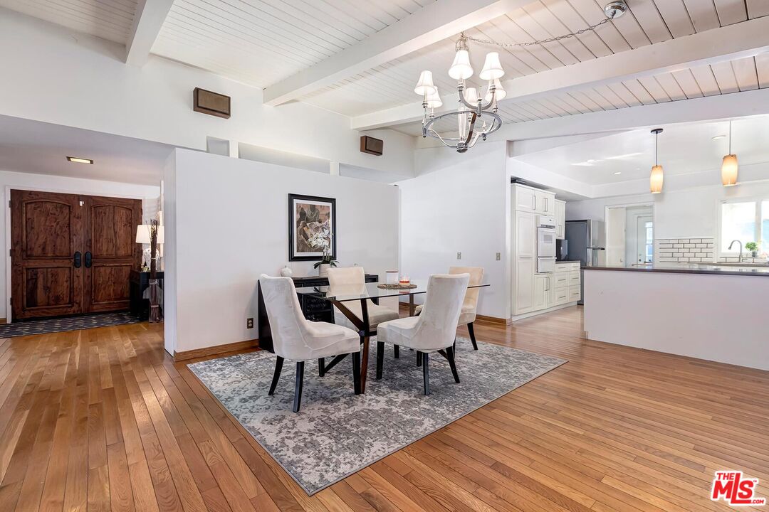 Los Angeles, California, 90008, United States, 4 Bedrooms Bedrooms, ,3 BathroomsBathrooms,Residential,For Sale,2001636