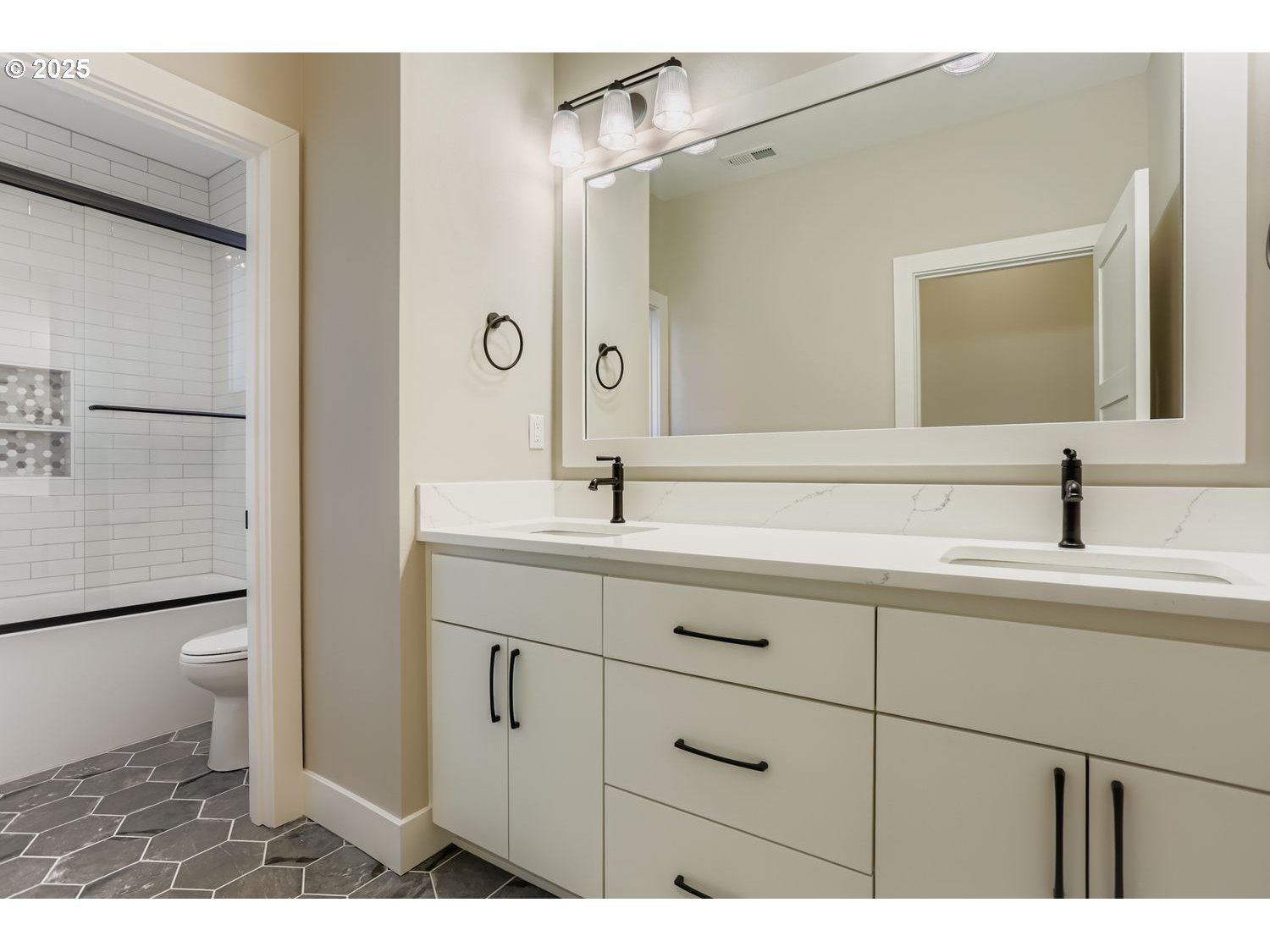 Portland, Oregon, 97229, United States, 4 Bedrooms Bedrooms, ,3 BathroomsBathrooms,Residential,For Sale,2000132