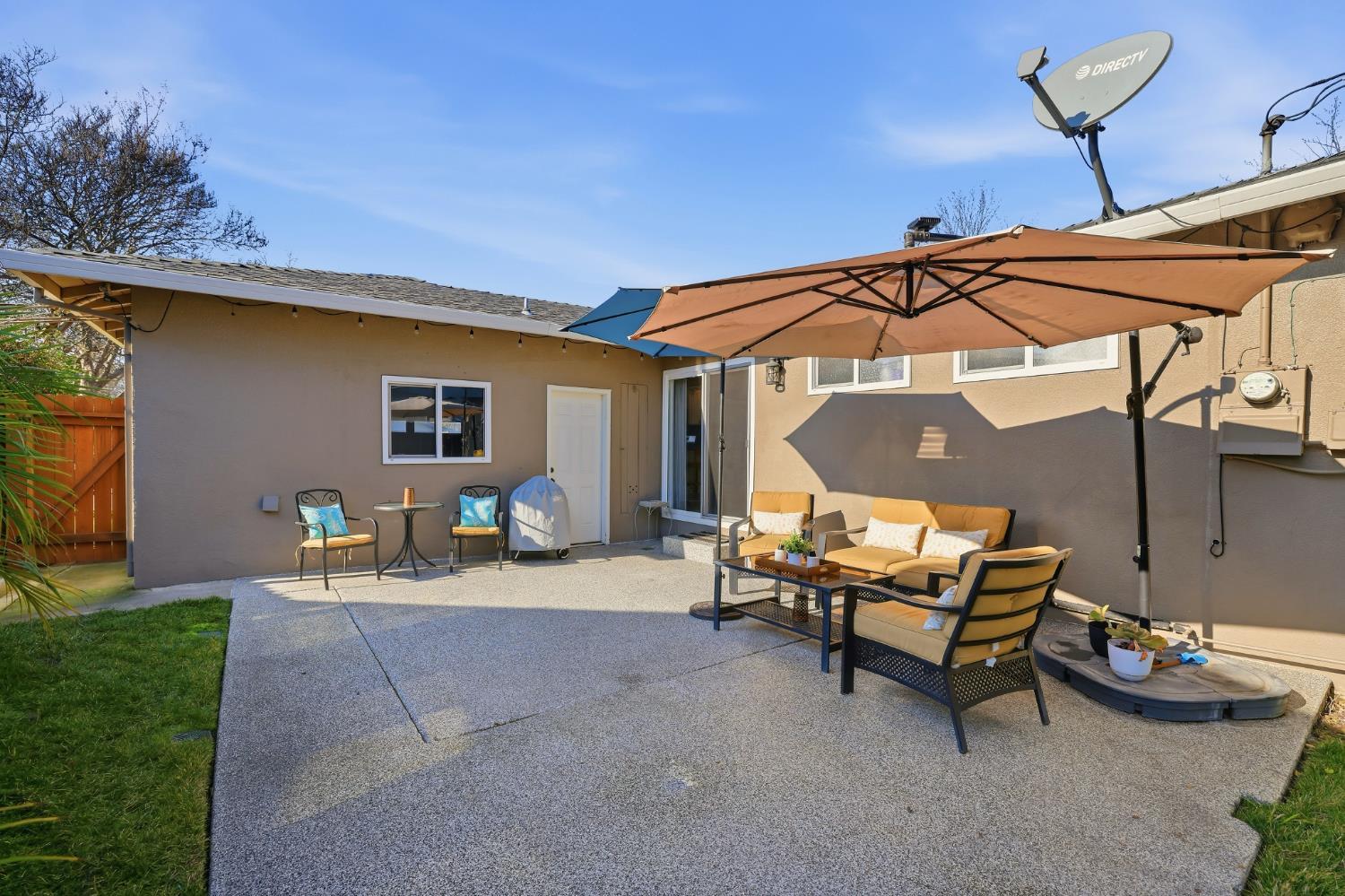 Sacramento, California, 95864, United States, 3 Bedrooms Bedrooms, ,2 BathroomsBathrooms,Residential,For Sale,2010336