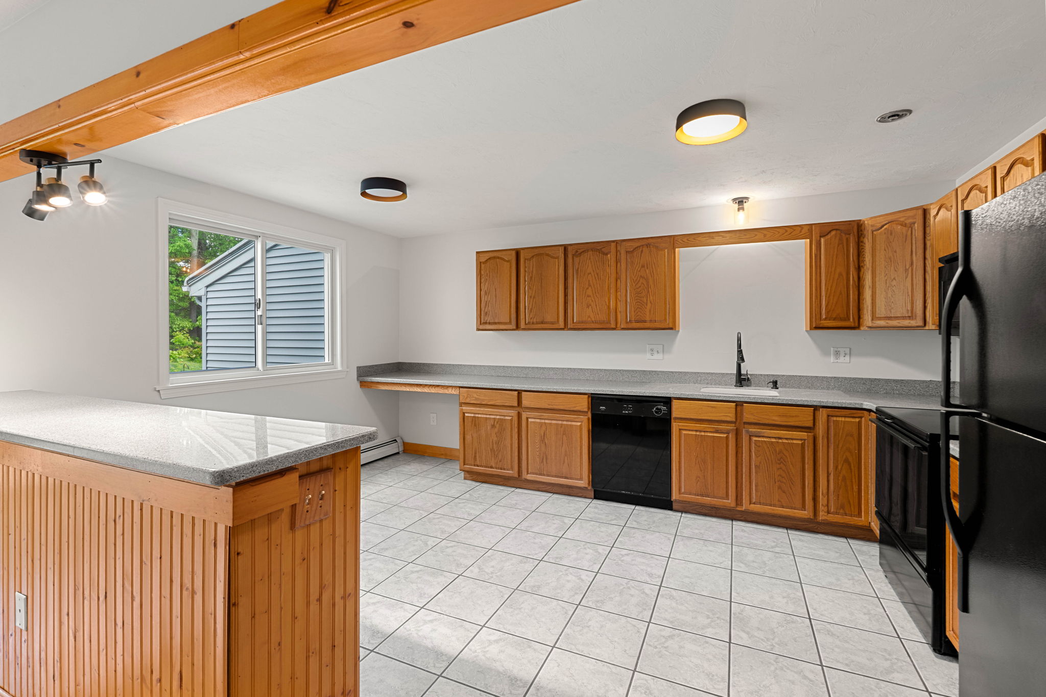  16 Patricia Drive, Oxford, MA, 01537 - 物件實景