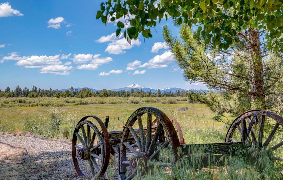 La Pine, Oregon, 97739, United States, 3 Bedrooms Bedrooms, ,2 BathroomsBathrooms,Residential,For Sale,1976945