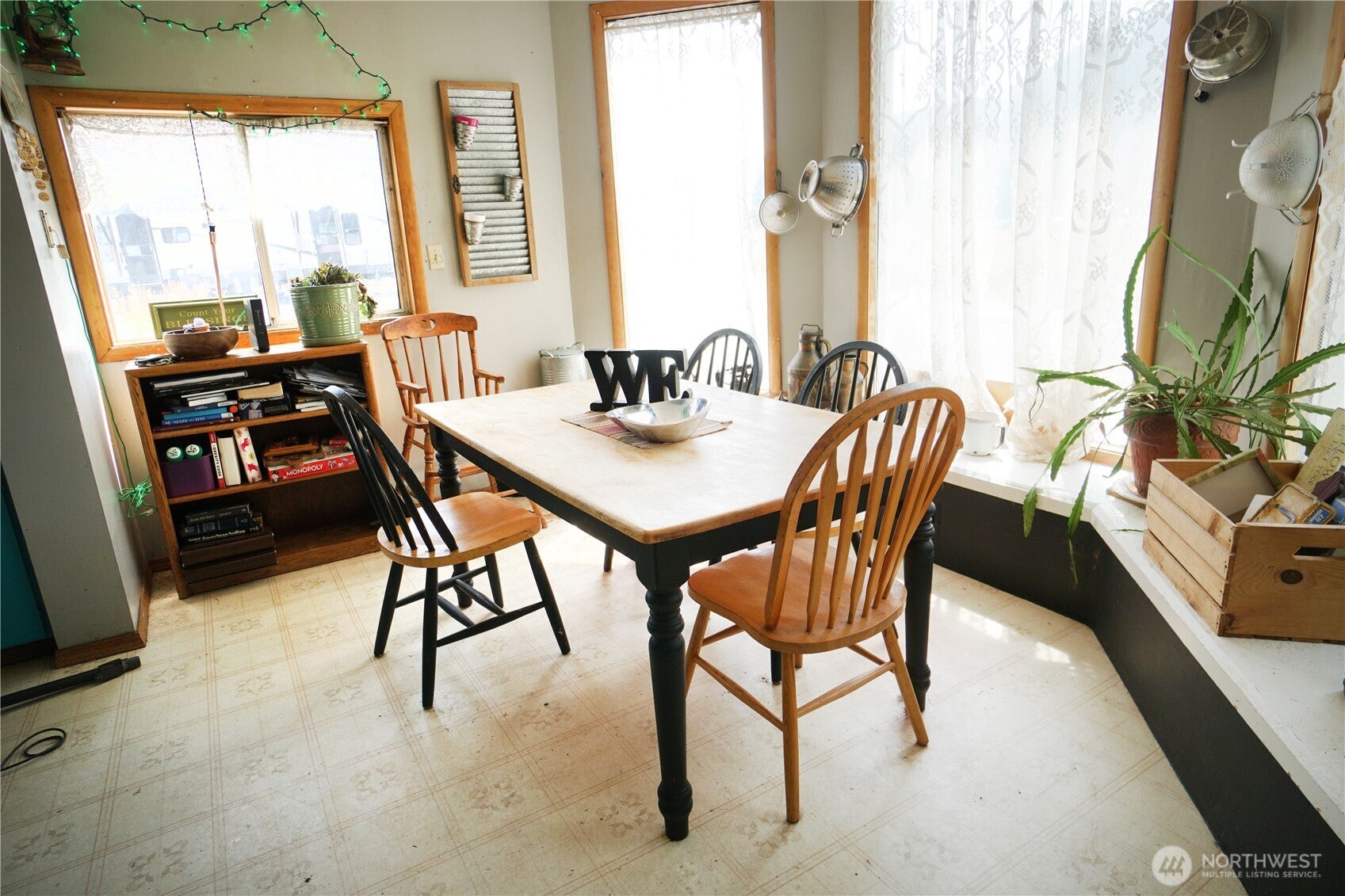 Loomis, Washington, 98827, United States, 4 Bedrooms Bedrooms, ,1 BathroomBathrooms,Residential,For Sale,2002201