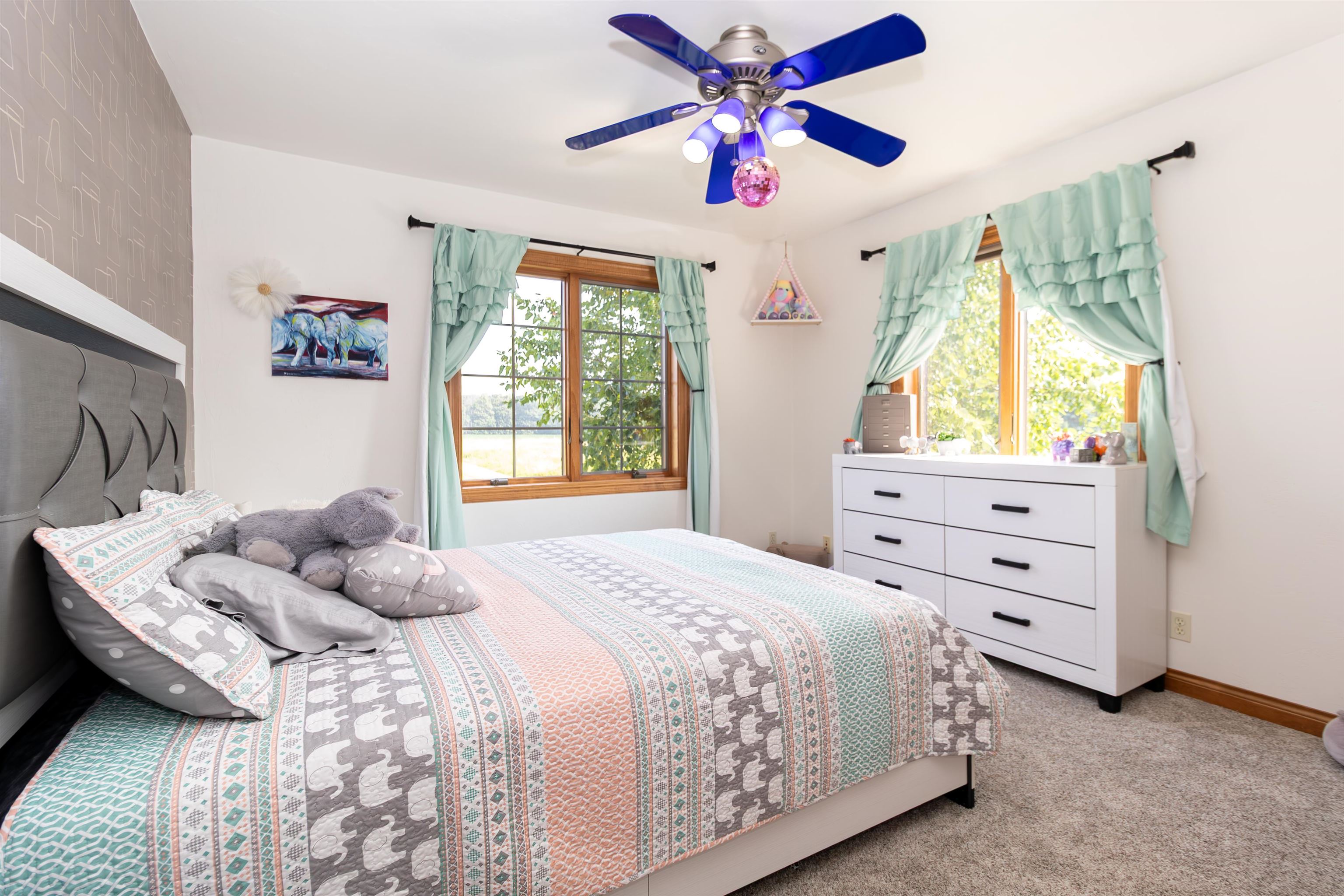 SEYMOUR, Wisconsin, 54115, United States, 4 Bedrooms Bedrooms, ,4 BathroomsBathrooms,Residential,For Sale,1926224