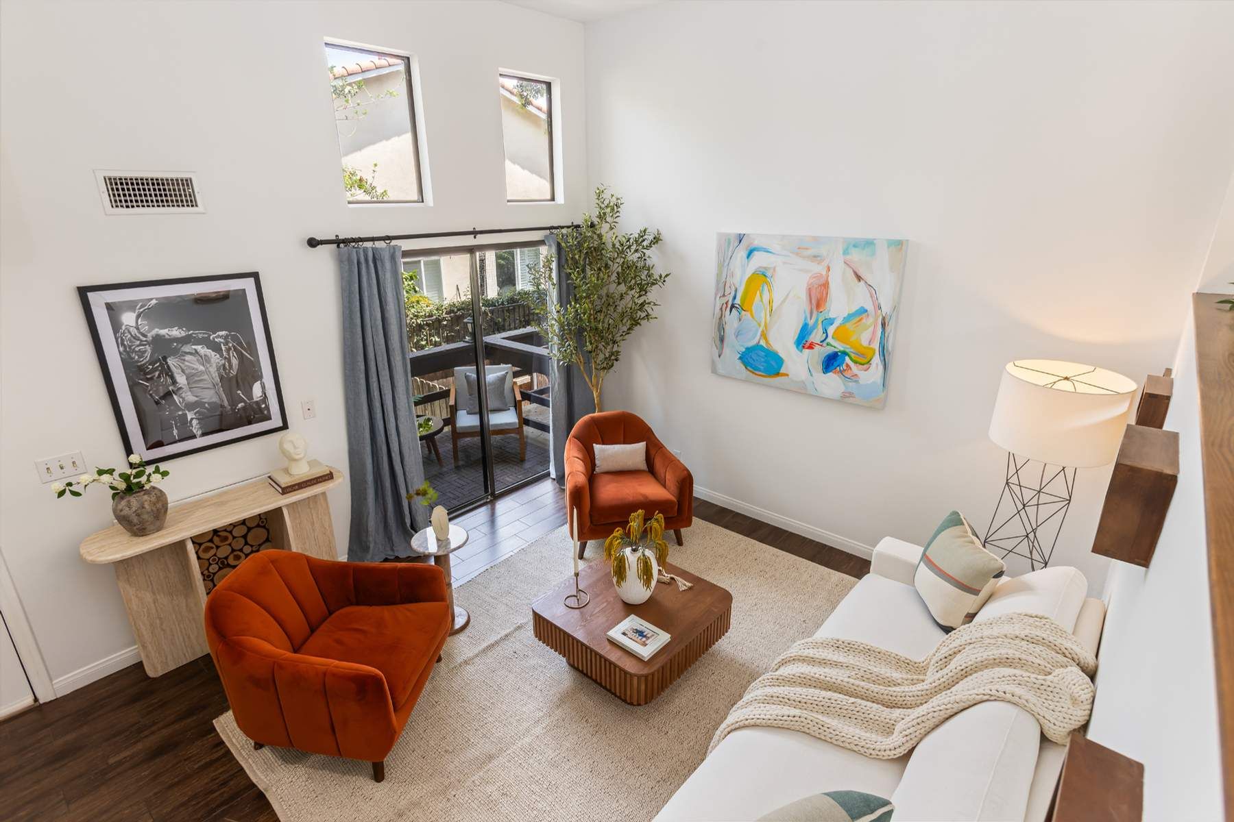  9131 Burnet Avenue, #5 - 物件實景
