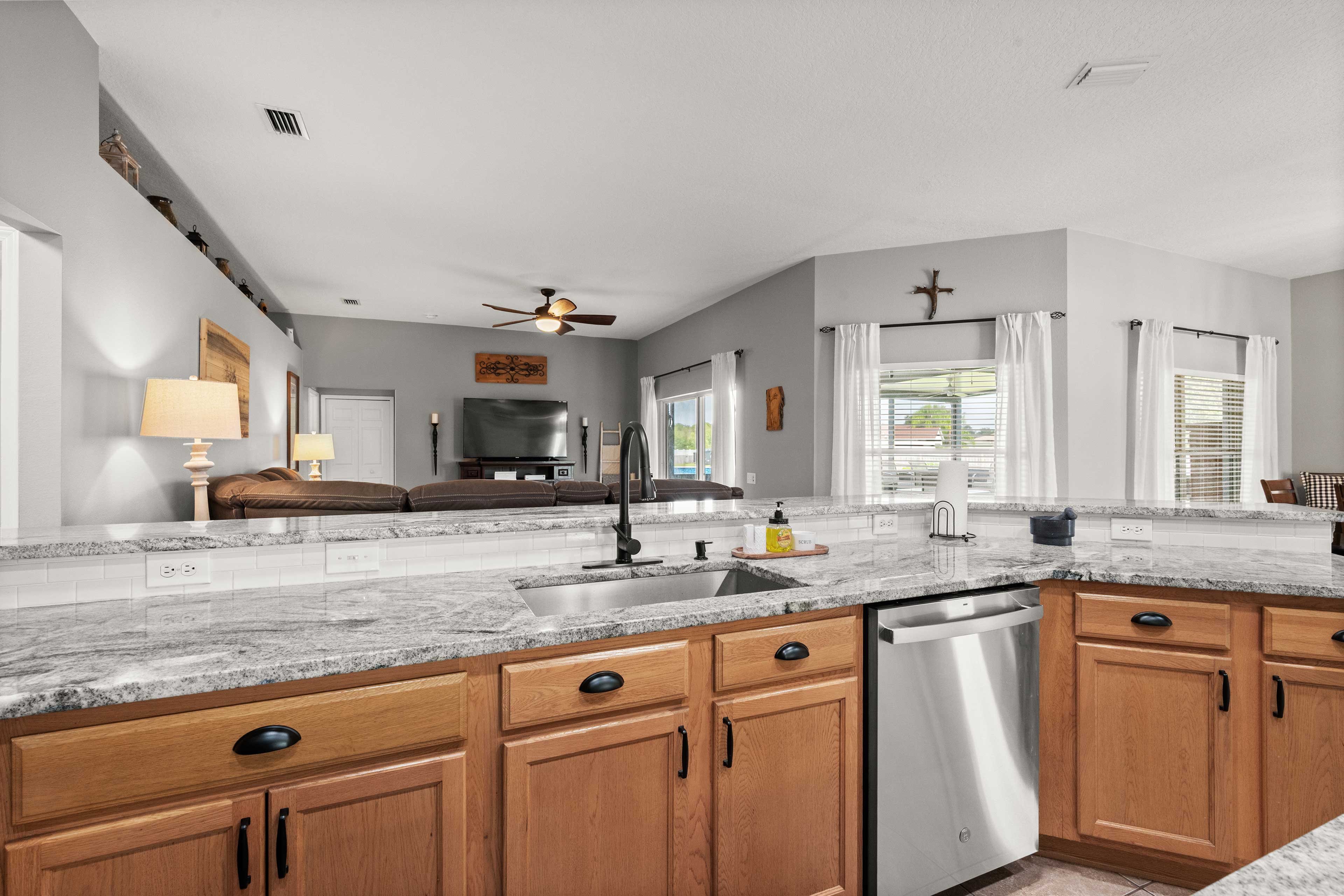 Plant City, Florida, 33567, United States, 4 Bedrooms Bedrooms, ,3 BathroomsBathrooms,Residential,For Sale,1974682