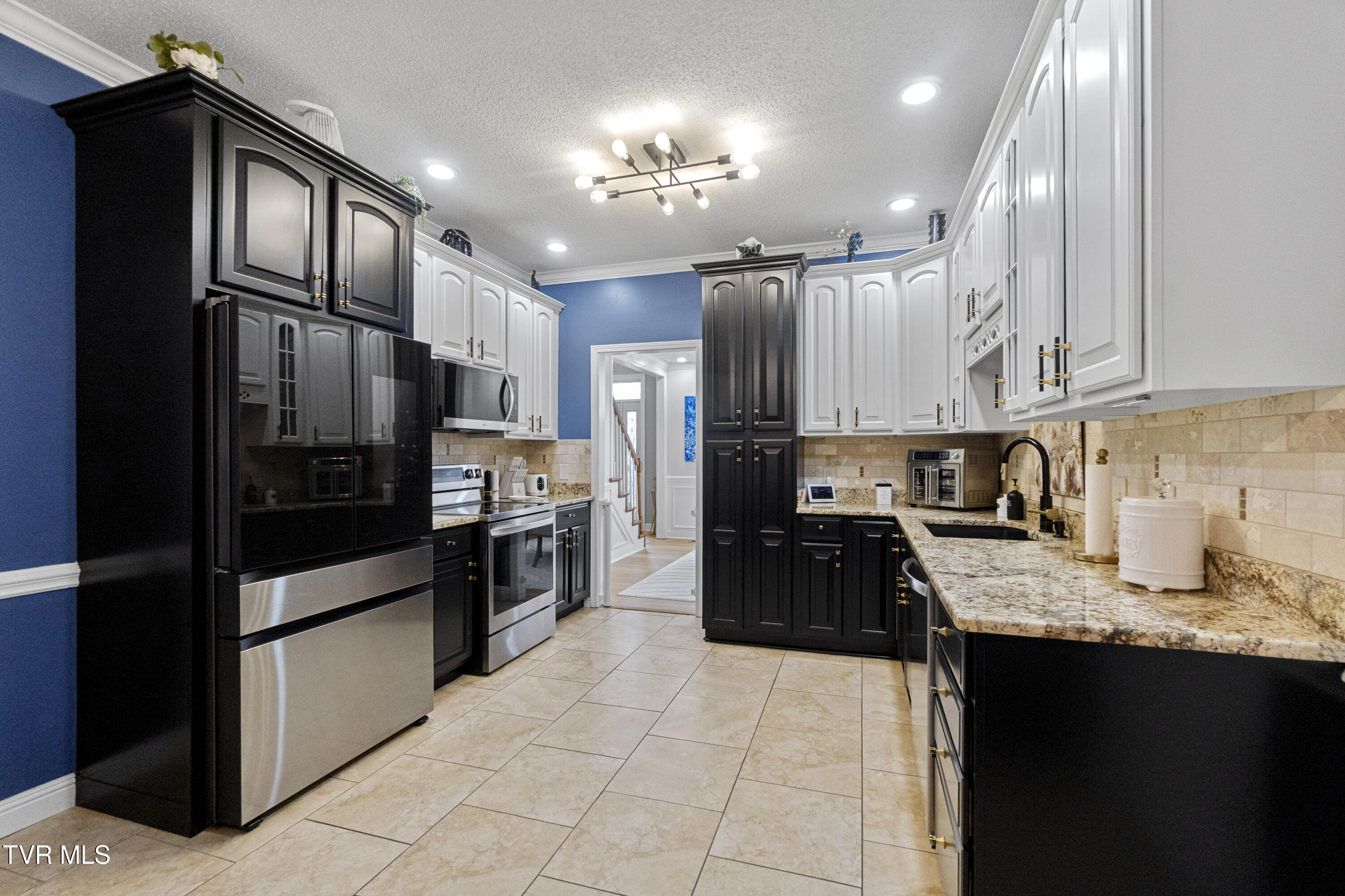 Kingsport, Tennessee, 37660, United States, 5 Bedrooms Bedrooms, ,4 BathroomsBathrooms,Residential,For Sale,2024666