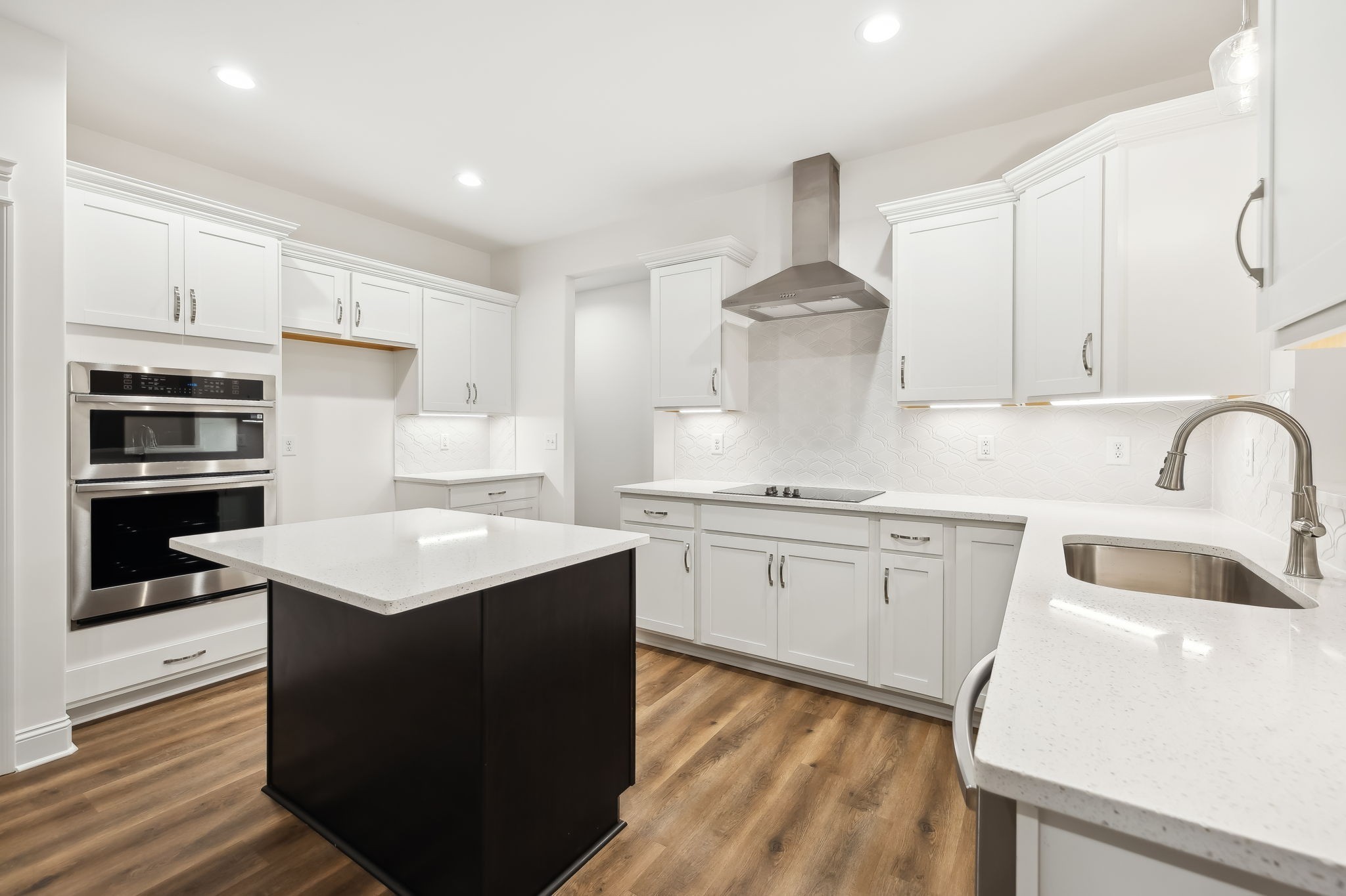 Clarksville, Tennessee, 37043, United States, 4 Bedrooms Bedrooms, ,4 BathroomsBathrooms,Residential,For Sale,2005810