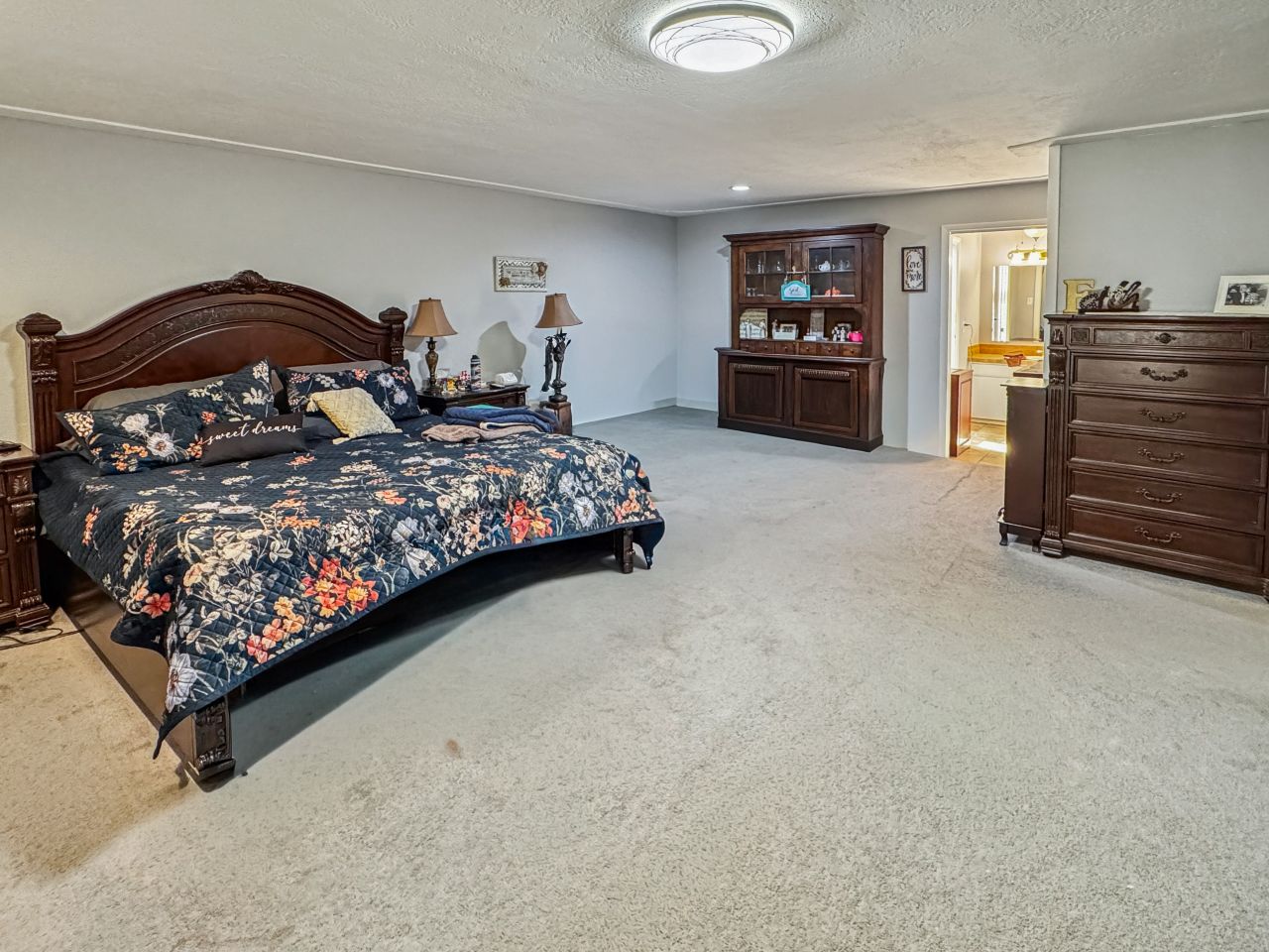 Carlsbad, New Mexico, 88220, United States, 4 Bedrooms Bedrooms, ,4 BathroomsBathrooms,Residential,For Sale,1980952