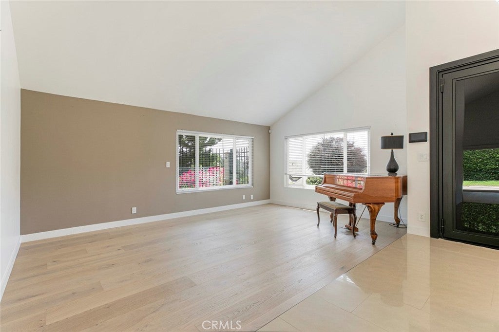 Glendale, California, 91206, United States, 4 Bedrooms Bedrooms, ,3 BathroomsBathrooms,Residential,For Sale,1940917