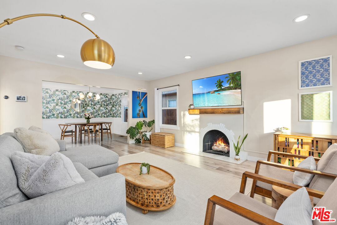 Inglewood, California, 90305, United States, 4 Bedrooms Bedrooms, ,3 BathroomsBathrooms,Residential,For Sale,2003148