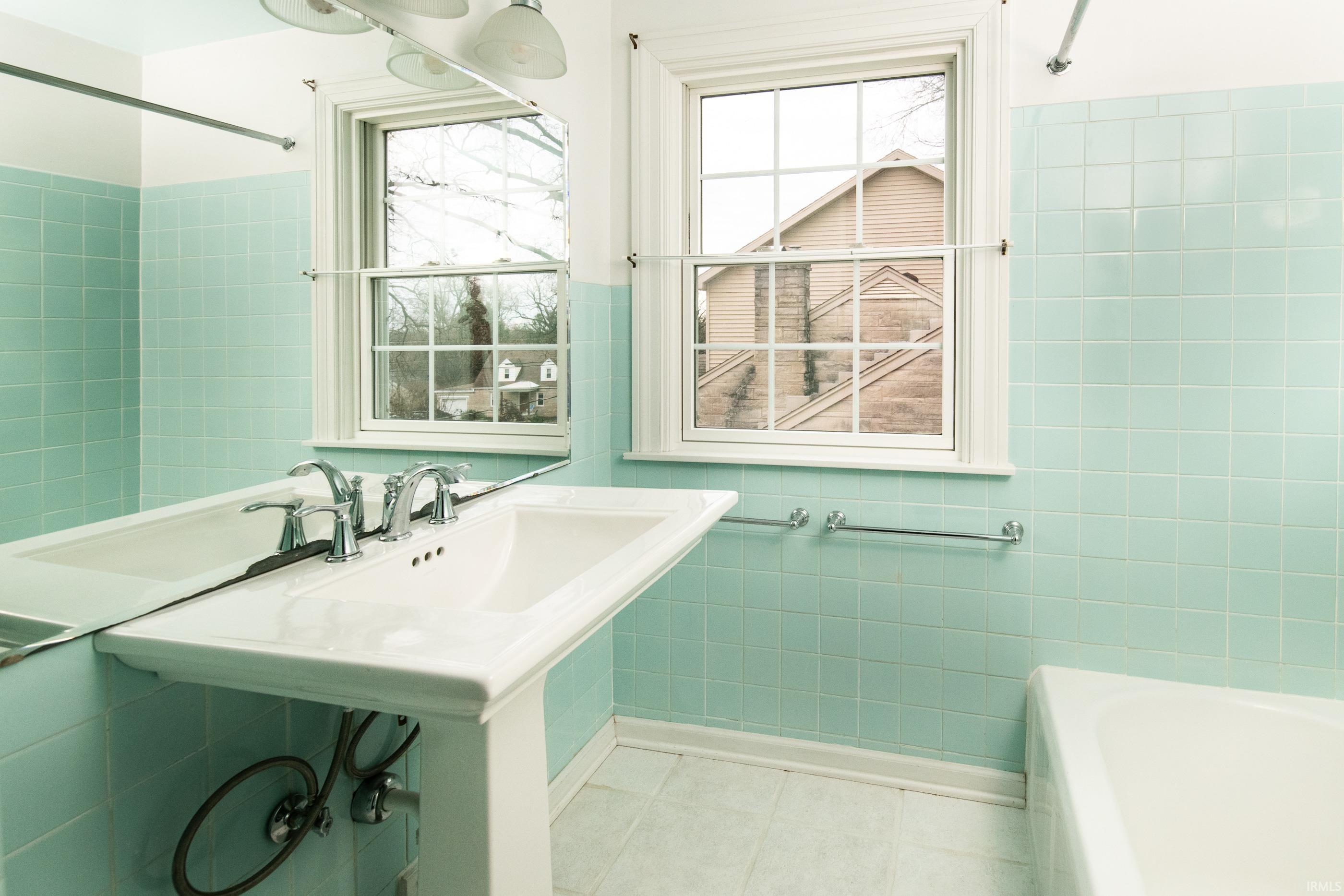 Bloomington, Indiana, 47401, United States, 3 Bedrooms Bedrooms, ,2 BathroomsBathrooms,Residential,For Sale,1982502