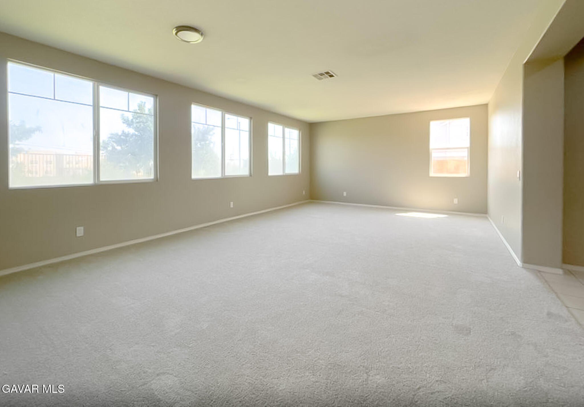 Palmdale, California, 93551, United States, 5 Bedrooms Bedrooms, ,3 BathroomsBathrooms,Residential,For Sale,1976435