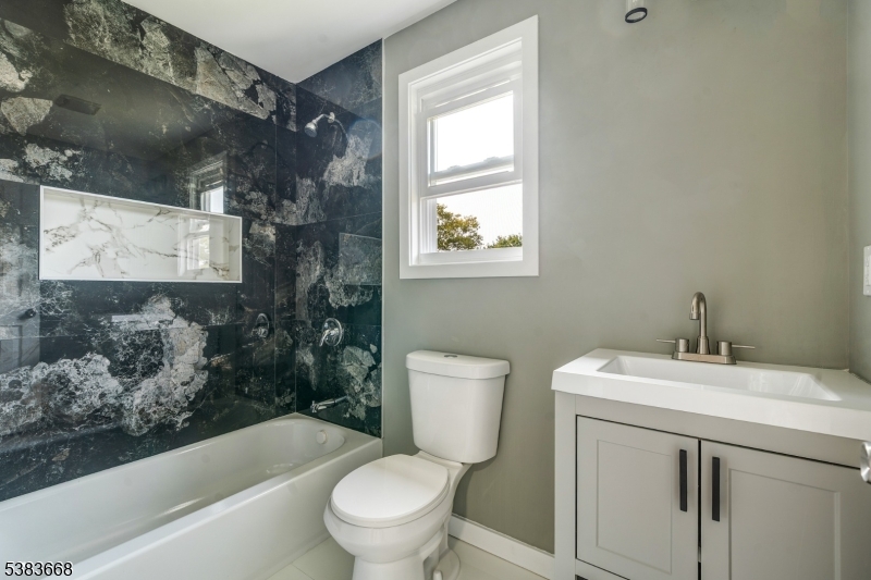 Rahway City, New Jersey, 07065, United States, 4 Bedrooms Bedrooms, ,4 BathroomsBathrooms,Residential,For Sale,1942005