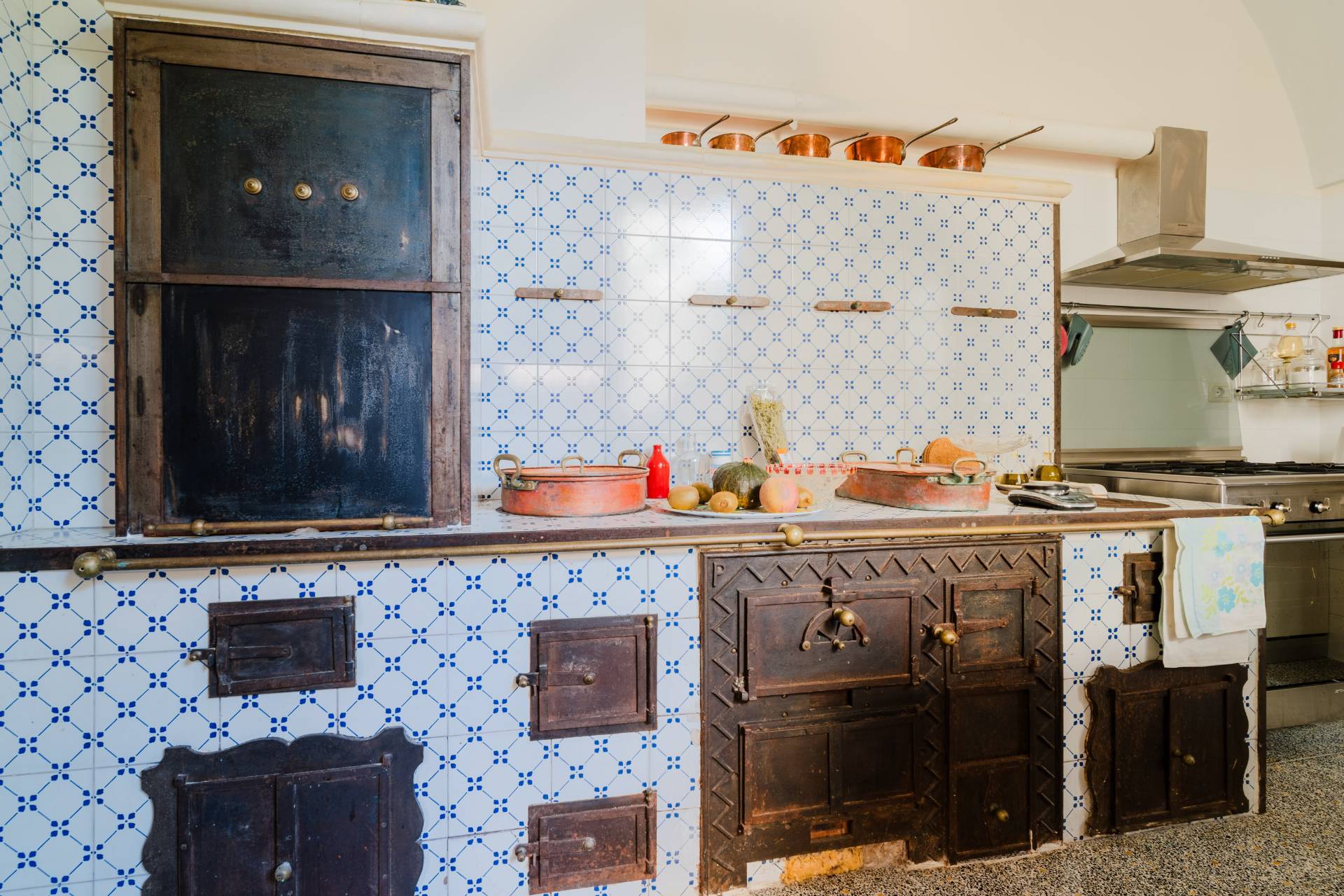 San Cesario di Lecce, Lecce, 73016, IT, 15 Bedrooms Bedrooms, ,13 BathroomsBathrooms,Residential,For Sale,1989091