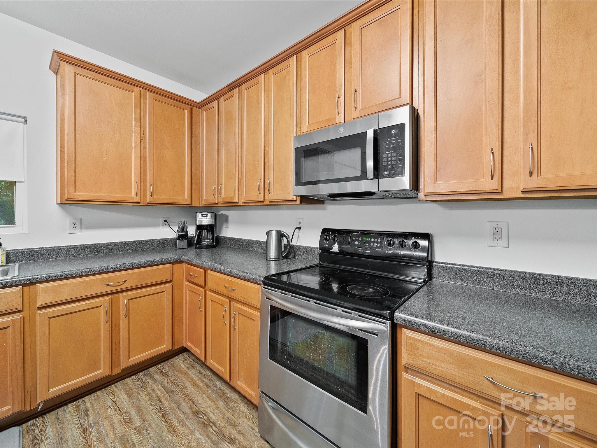 Matthews, North Carolina, 28105, United States, 4 Bedrooms Bedrooms, ,3 BathroomsBathrooms,Residential,For Sale,1865388