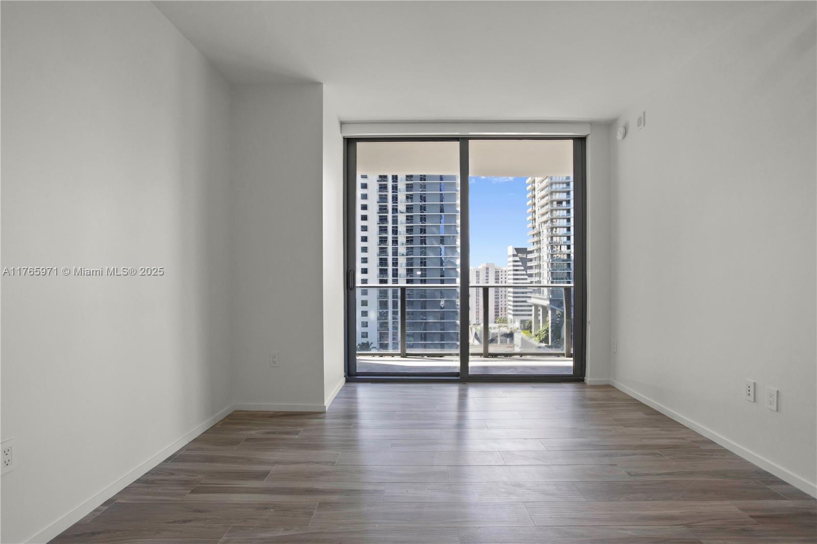 Miami, Florida, 33130, United States, 3 Bedrooms Bedrooms, ,3 BathroomsBathrooms,Residential,For Sale,1743213
