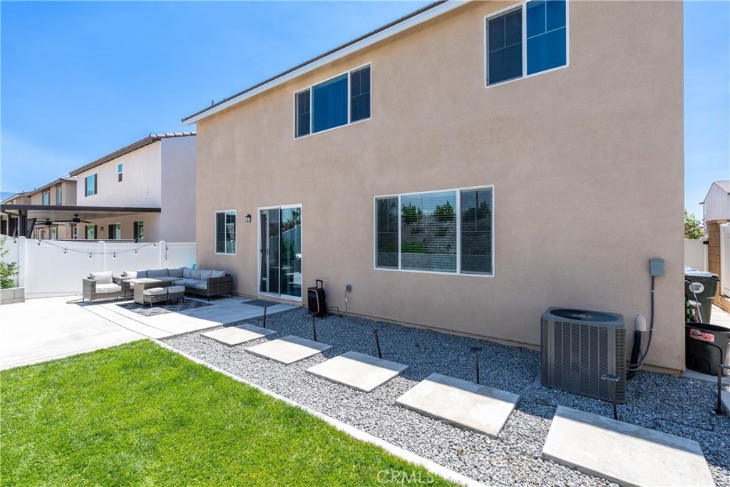 Rialto, California, 92377, United States, 4 Bedrooms Bedrooms, ,3 BathroomsBathrooms,Residential,For Sale,1928737