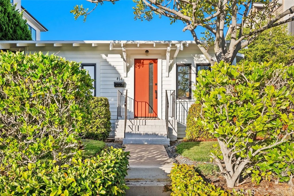 Laguna Beach, California, 92651, United States, 2 Bedrooms Bedrooms, ,1 BathroomBathrooms,Residential,For Sale,2000928