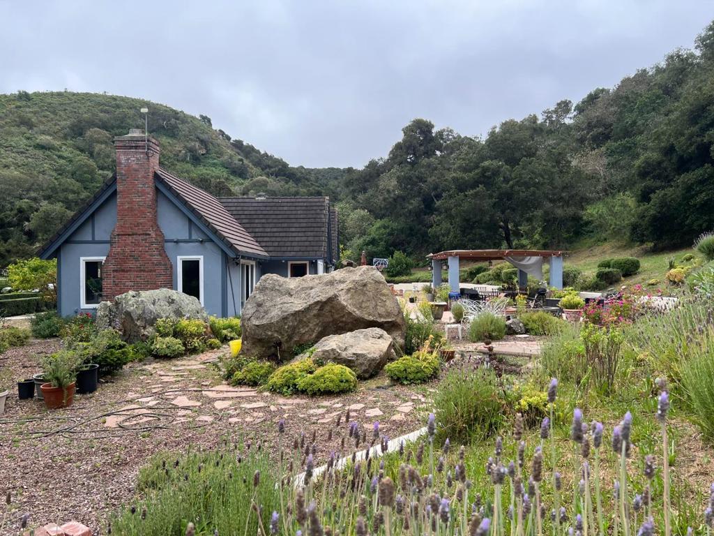 Aromas, California, 95004, United States, 3 Bedrooms Bedrooms, ,3 BathroomsBathrooms,Residential,For Sale,2048722