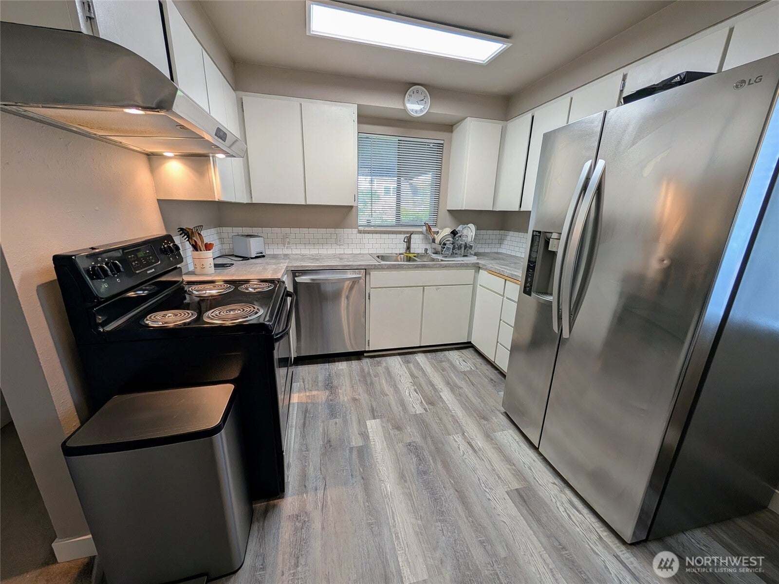 Seattle, Washington, 98133, United States, 3 Bedrooms Bedrooms, ,2 BathroomsBathrooms,Residential,For Sale,1975862