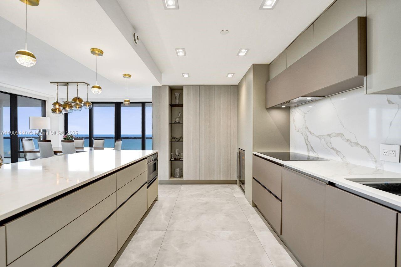 Aventura, Florida, 33180, United States, 4 Bedrooms Bedrooms, ,3 BathroomsBathrooms,Residential,For Sale,1989570