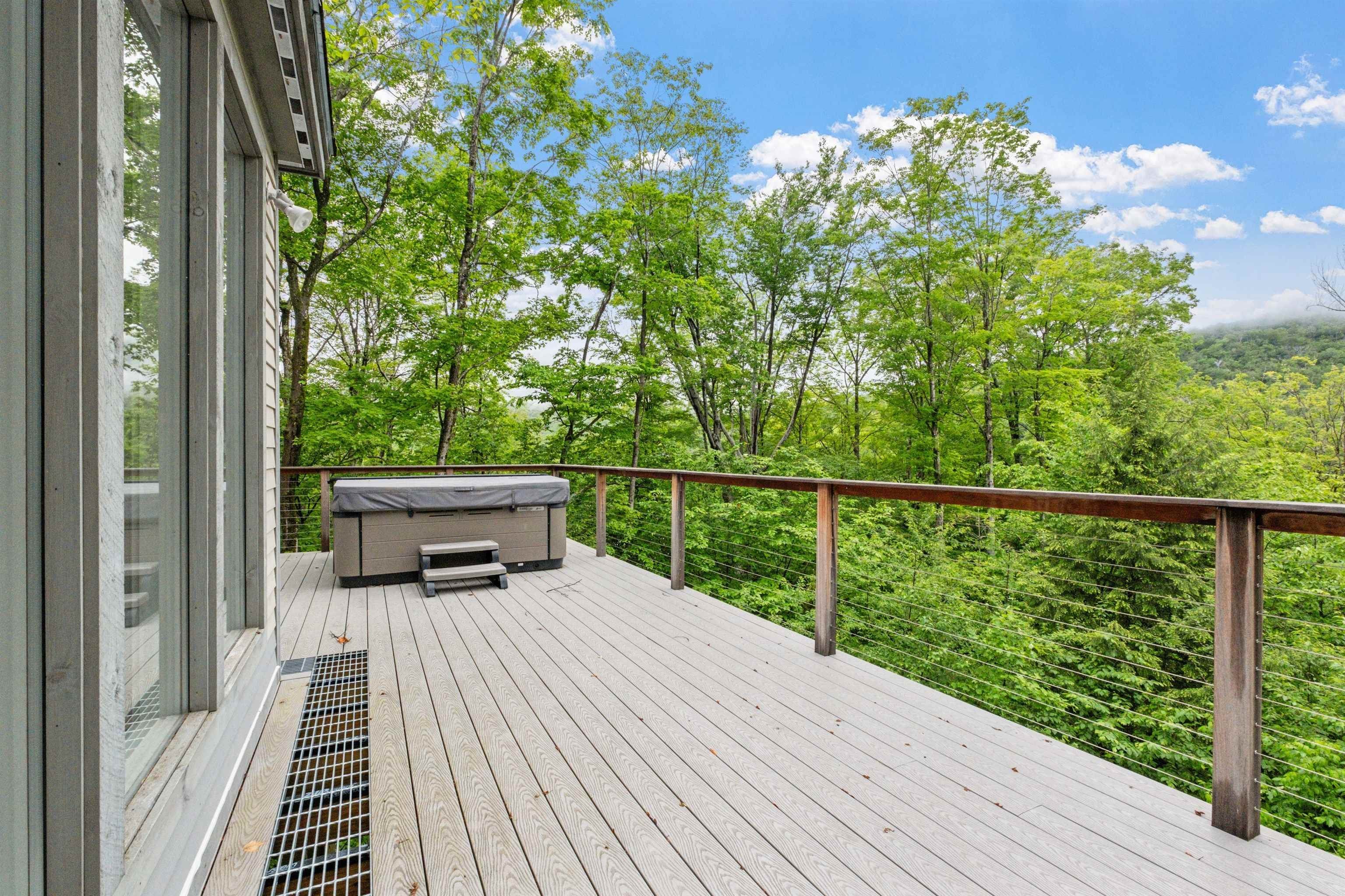 Lincoln, New Hampshire, 03251, United States, 4 Bedrooms Bedrooms, ,4 BathroomsBathrooms,Residential,For Sale,1803073
