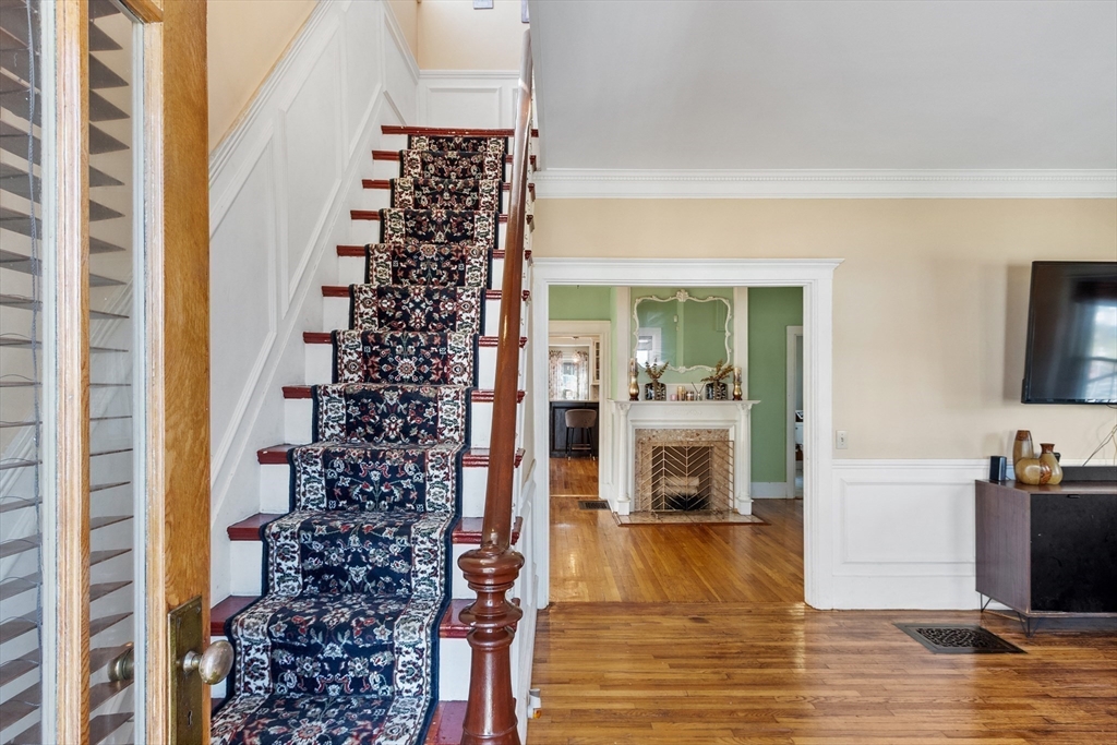 Brockton, Massachusetts, 02301, United States, 3 Bedrooms Bedrooms, ,2 BathroomsBathrooms,Residential,For Sale,1938670