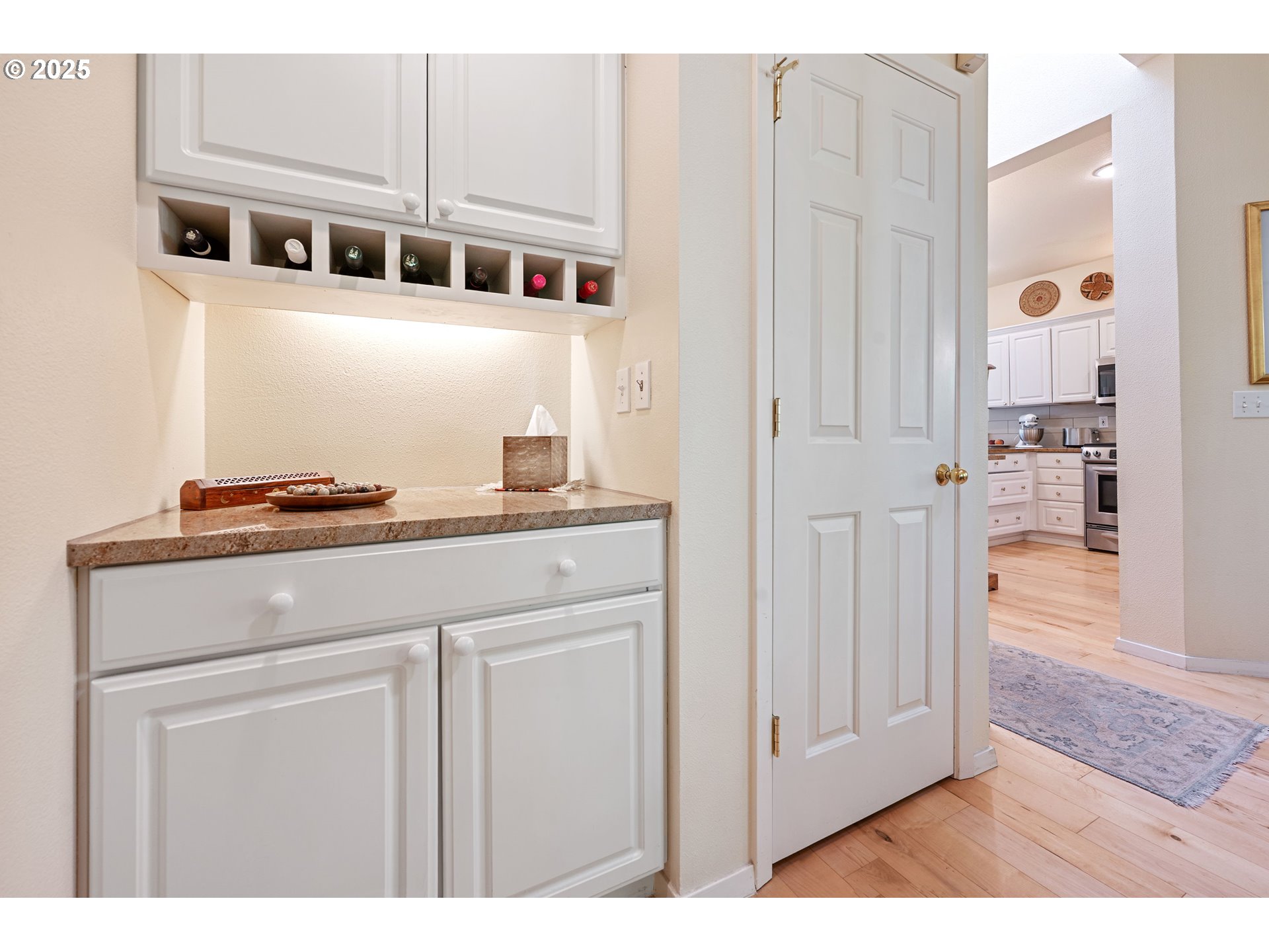 Portland, Oregon, 97229, United States, 2 Bedrooms Bedrooms, ,2 BathroomsBathrooms,Residential,For Sale,1925934